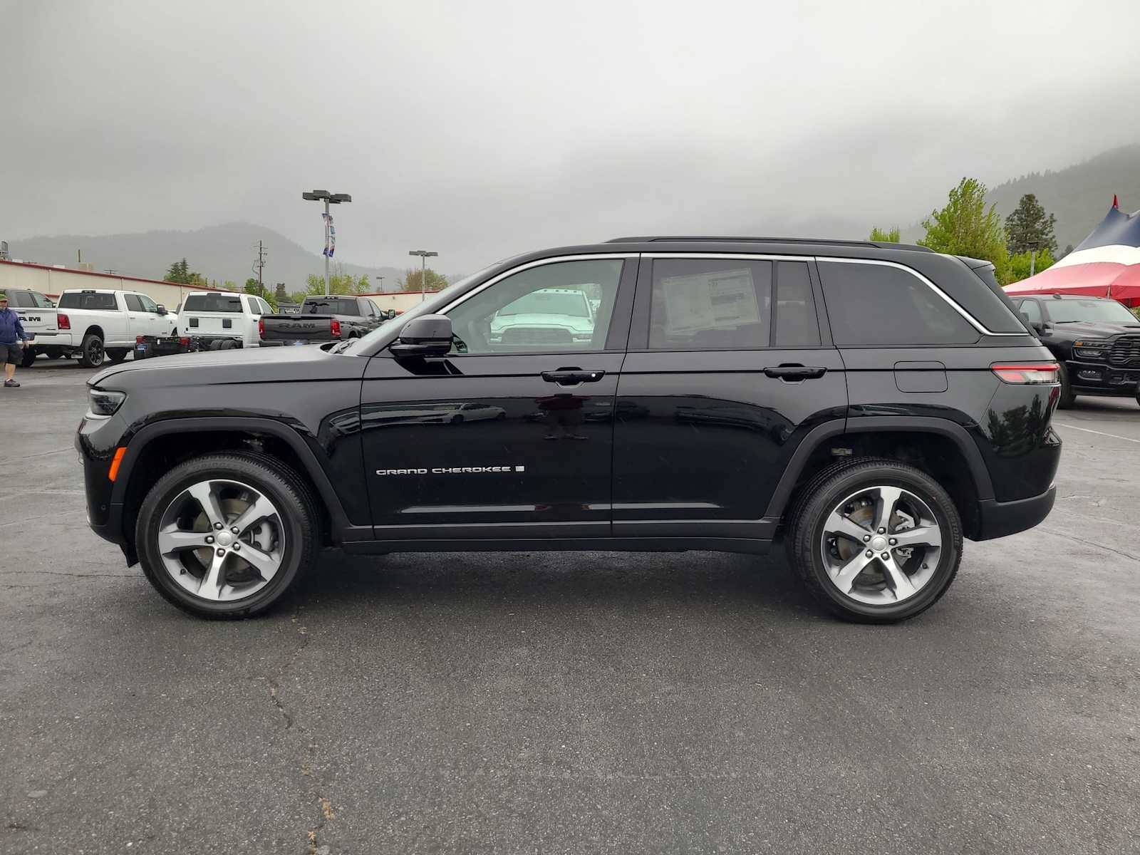 Thumbnail: 2026 Jeep Grand Cherokee - 11