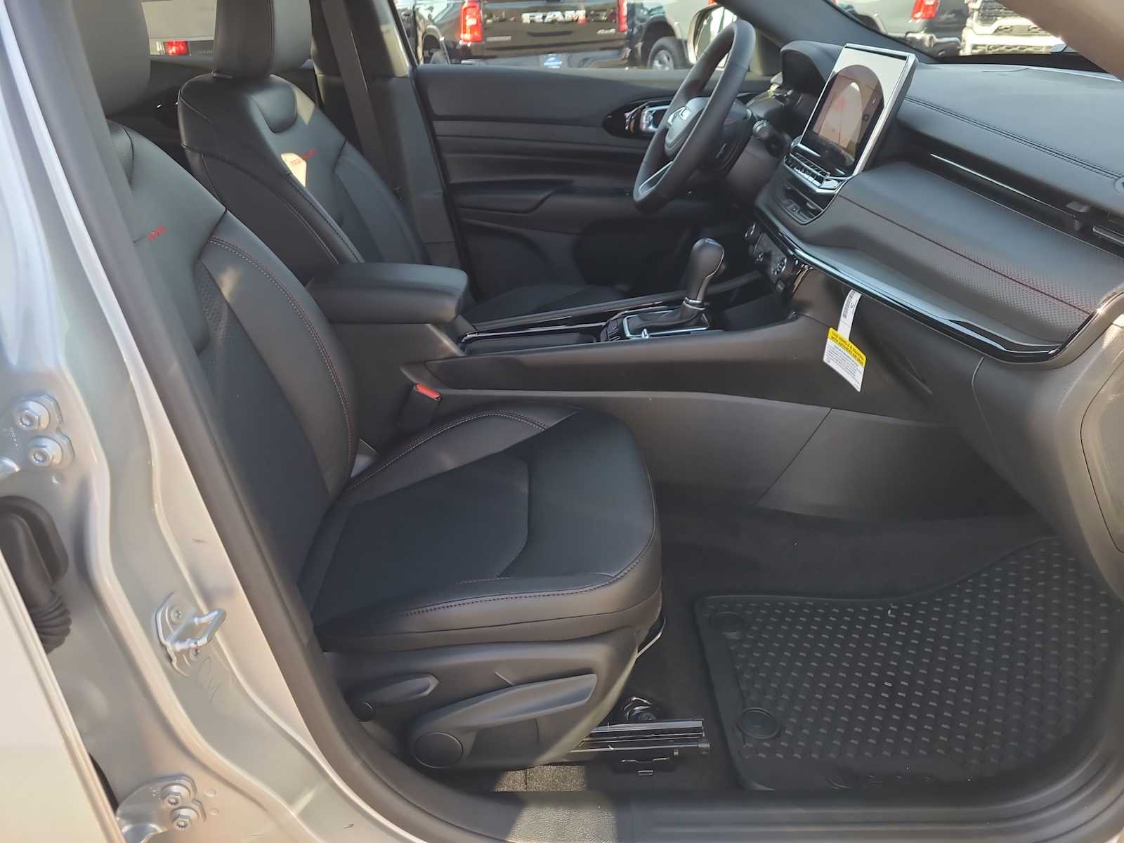 Thumbnail: 2026 Jeep Compass - 22