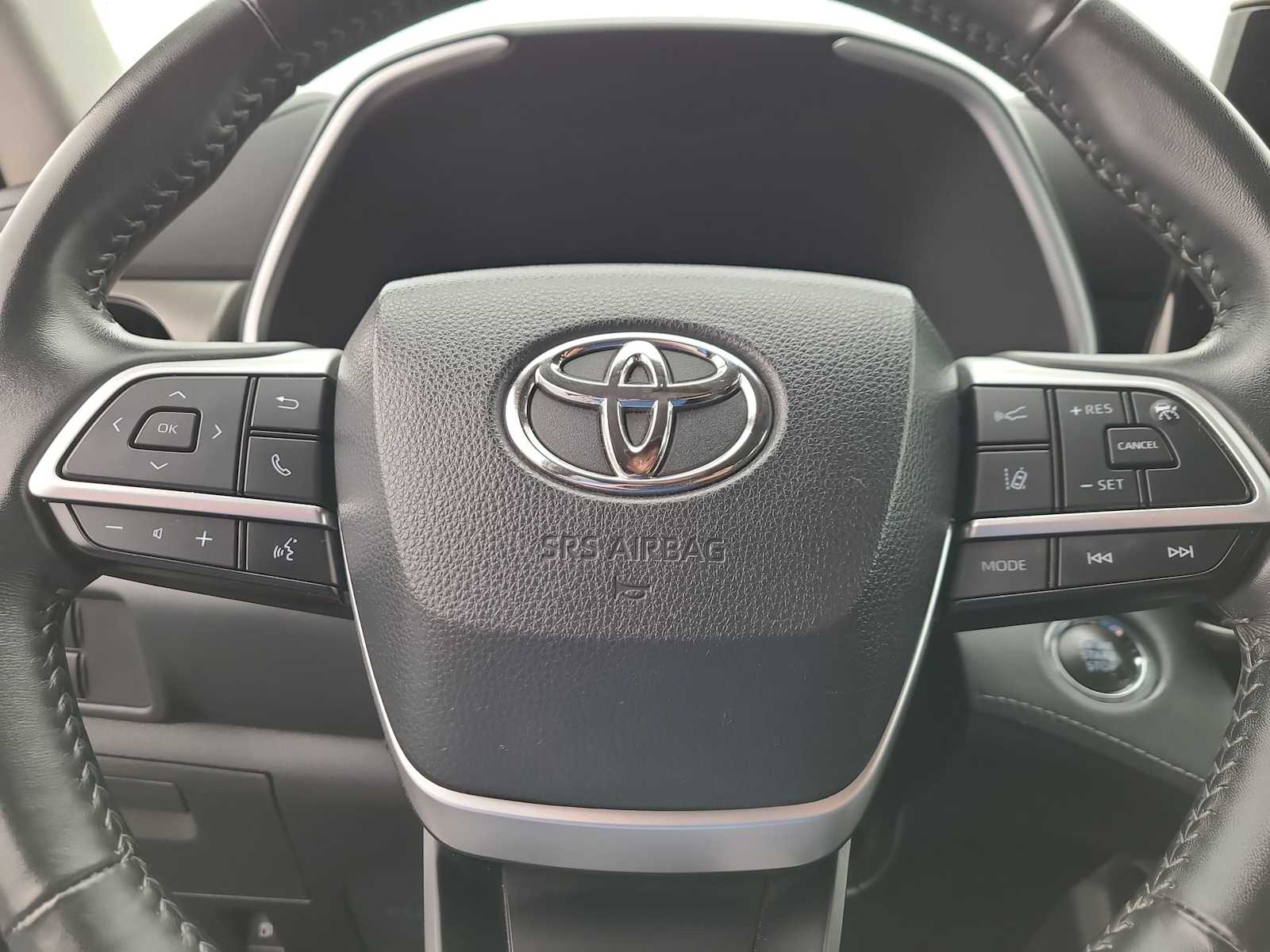 Thumbnail: 2022 Toyota Highlander - 23