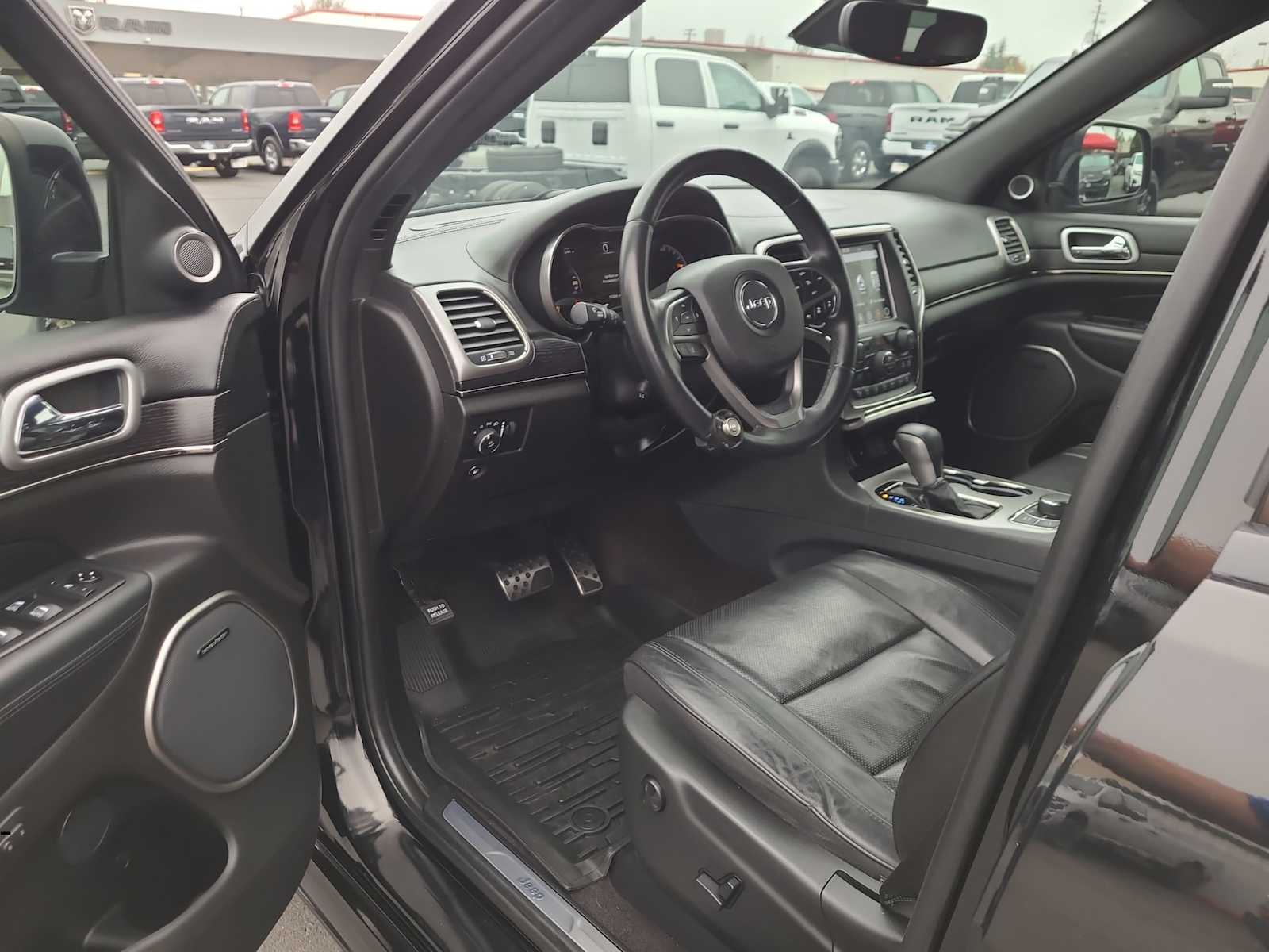 Thumbnail: 2018 Jeep Grand Cherokee - 10