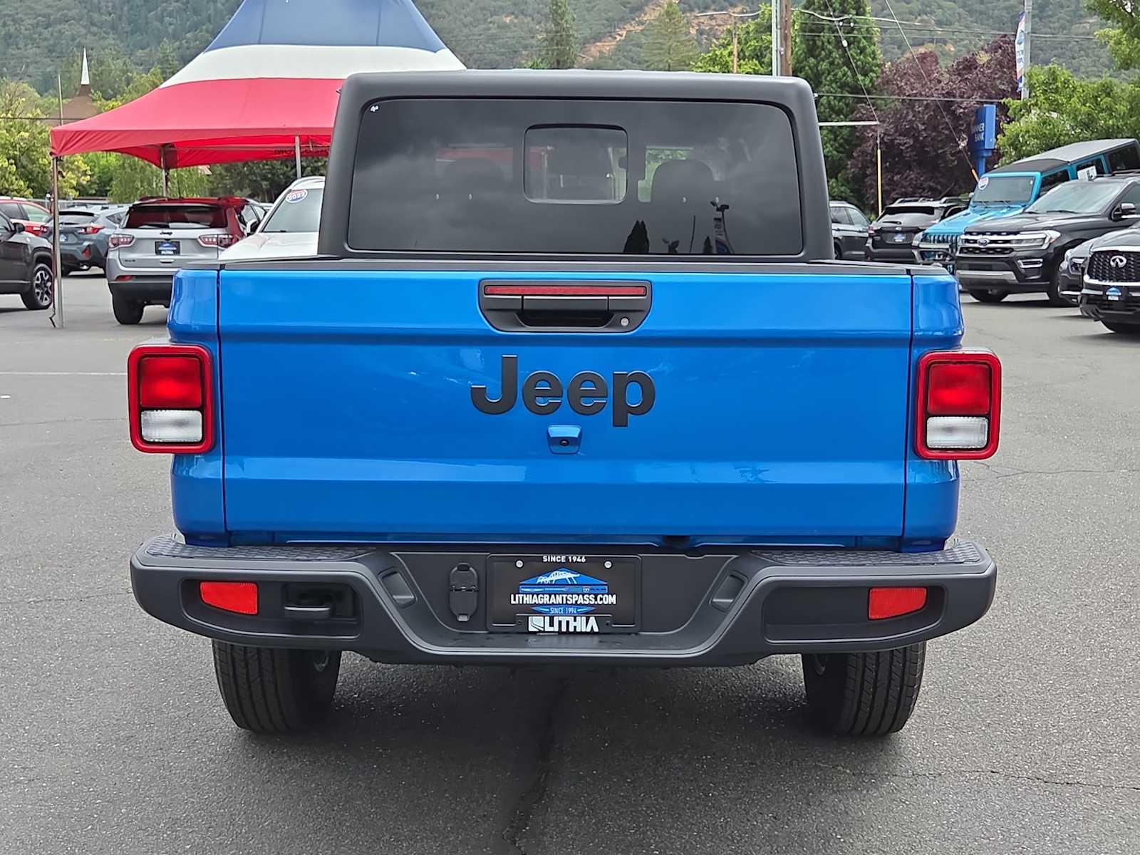 Thumbnail: 2026 Jeep Gladiator - 13