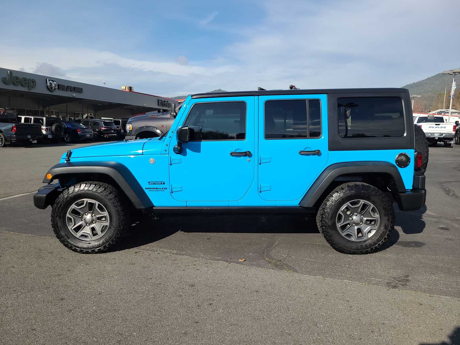 Thumbnail: 2017 Jeep Wrangler - 11