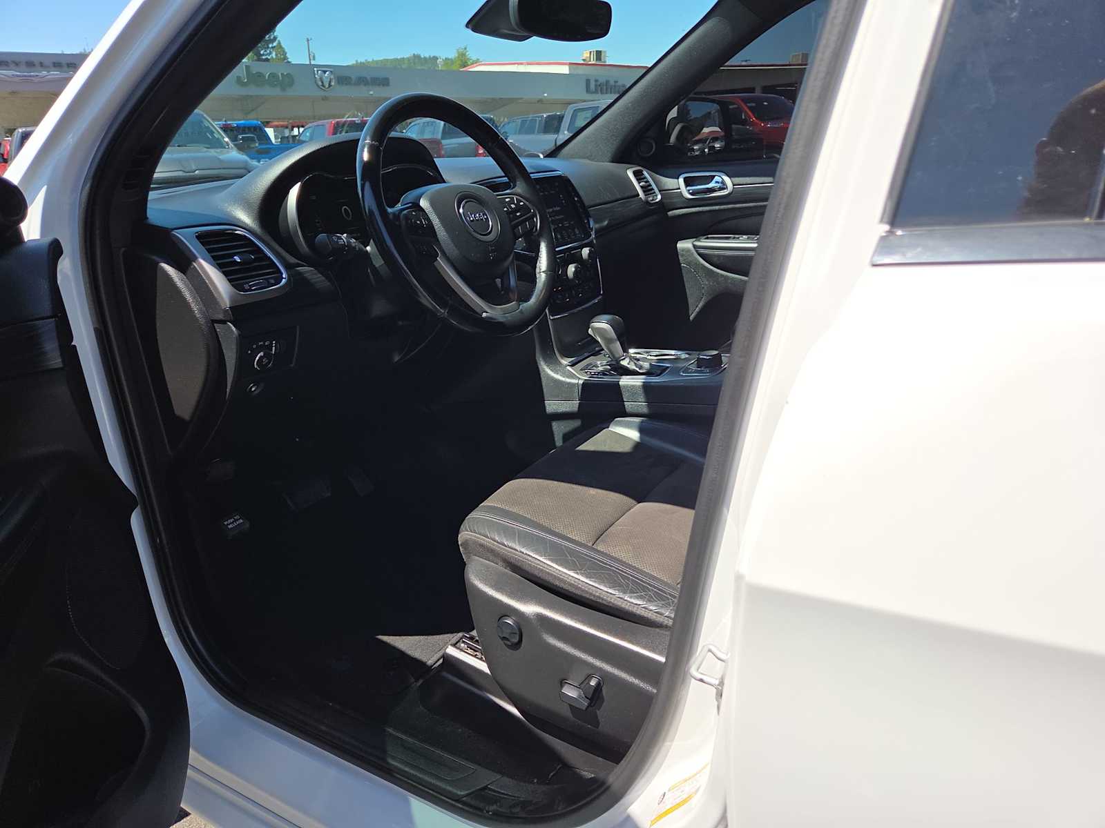 Thumbnail: 2020 Jeep Grand Cherokee - 10