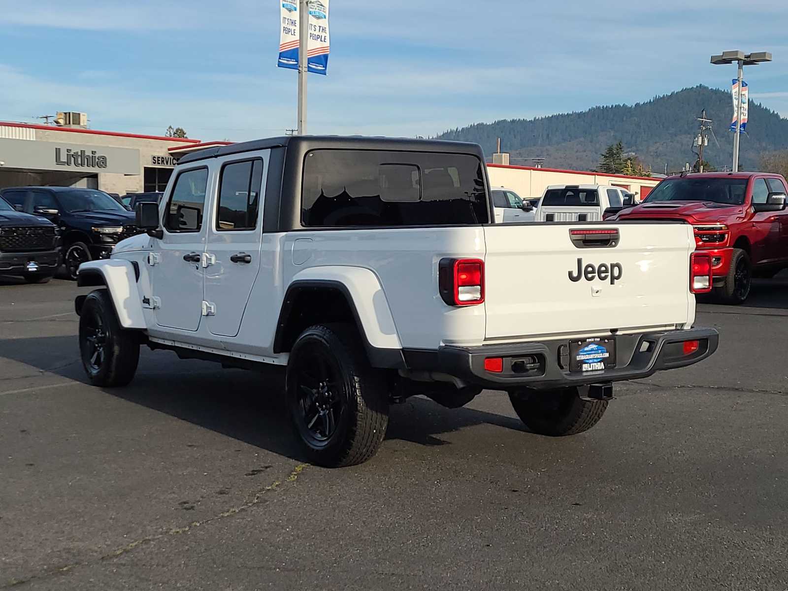 Thumbnail: 2023 Jeep Gladiator - 12
