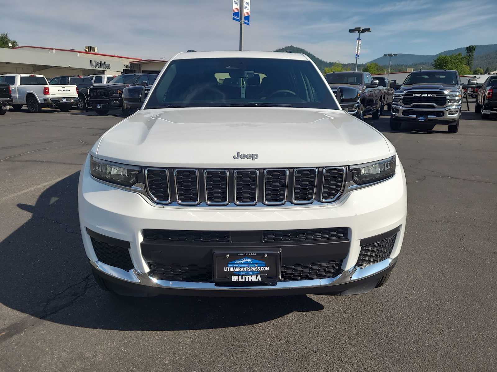 Thumbnail: 2025 Jeep Grand Cherokee - 14