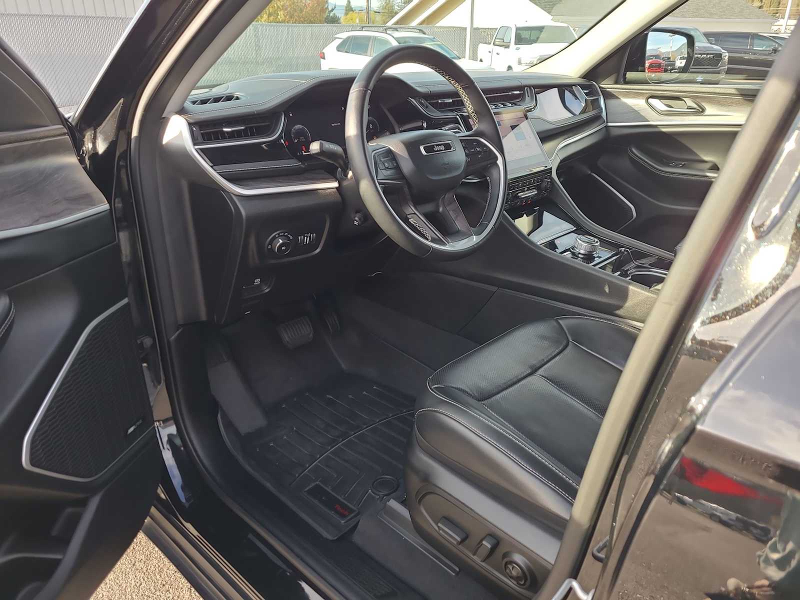 Thumbnail: 2022 Jeep Grand Cherokee L - 10