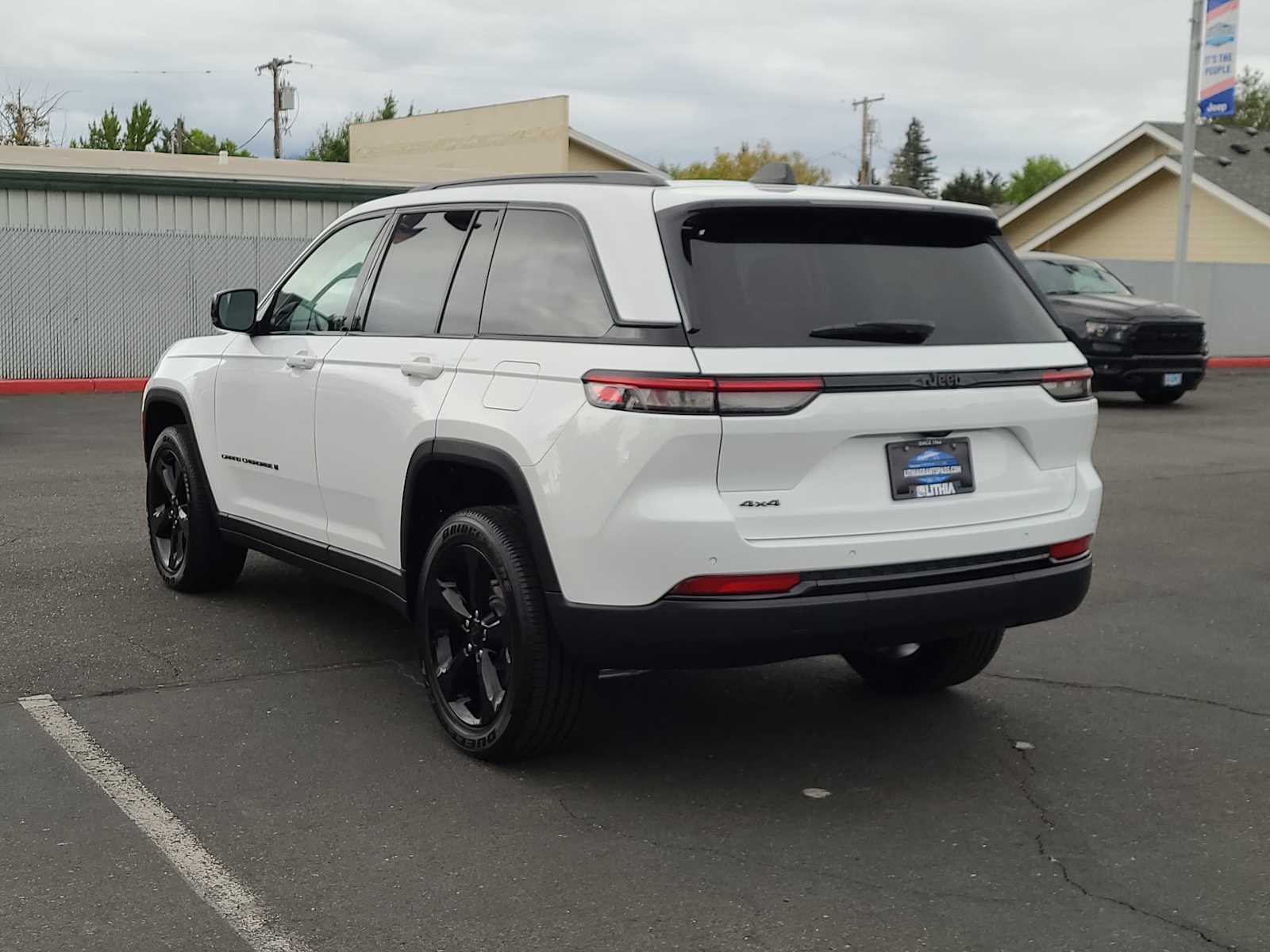Thumbnail: 2025 Jeep Grand Cherokee - 12
