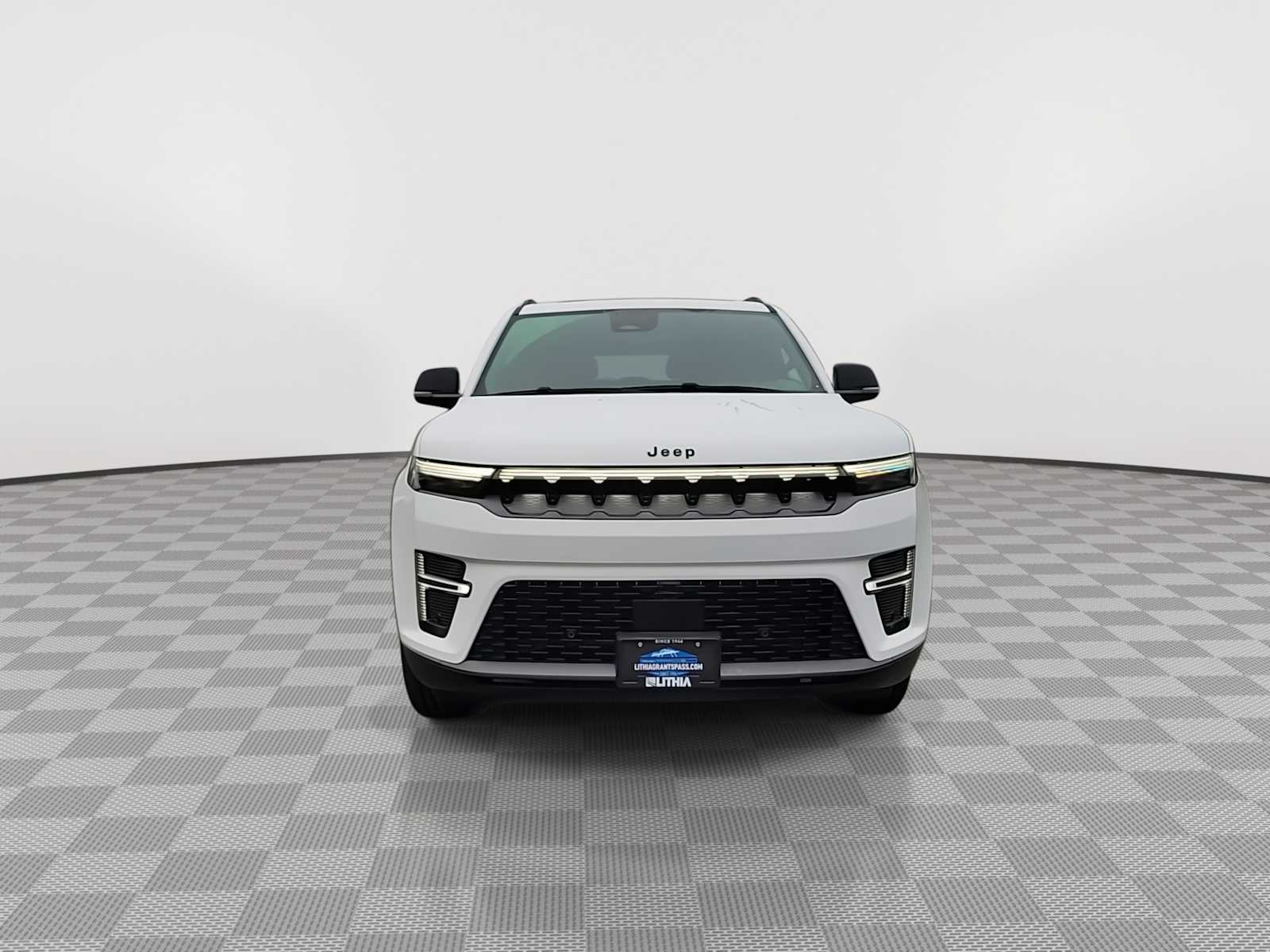 Thumbnail: 2026 Jeep Grand Wagoneer - 3