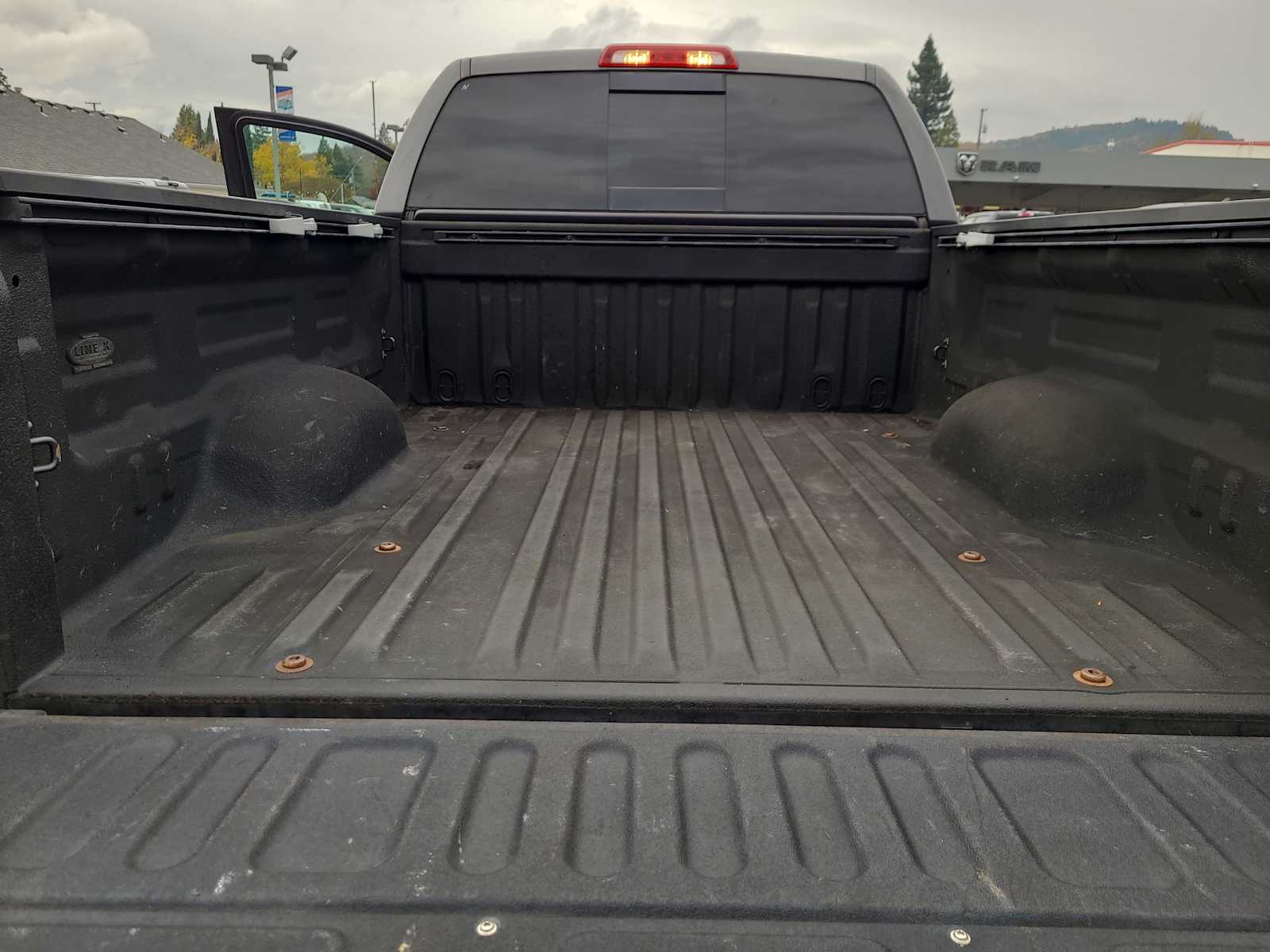 Thumbnail: 2011 Toyota Tundra - 27