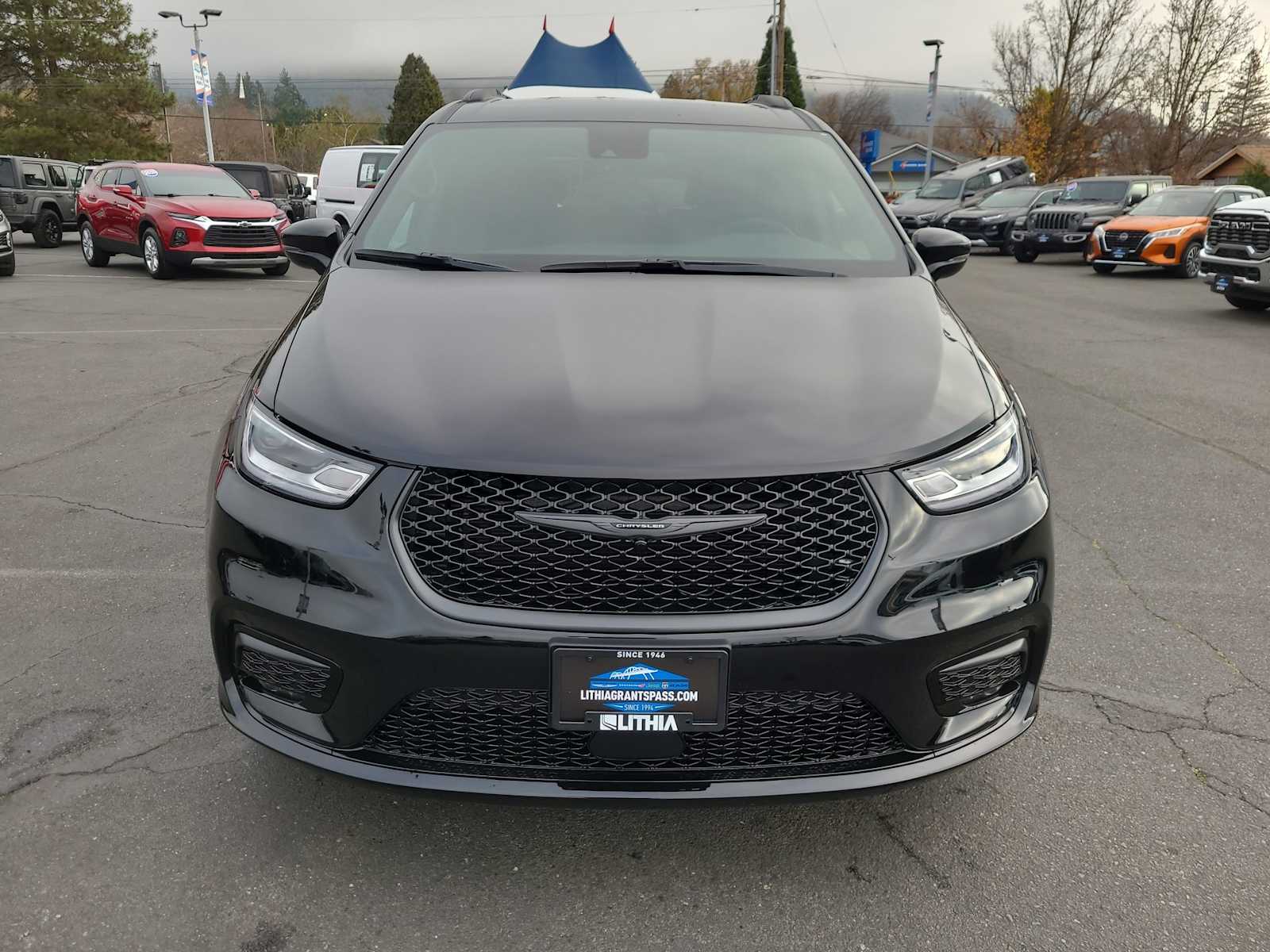 Thumbnail: 2026 Chrysler Pacifica - 14