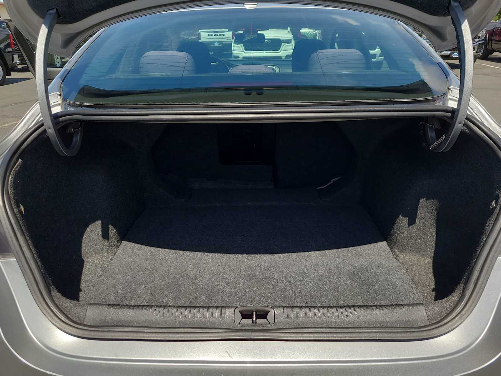 Thumbnail: 2015 Chrysler 200 - 27