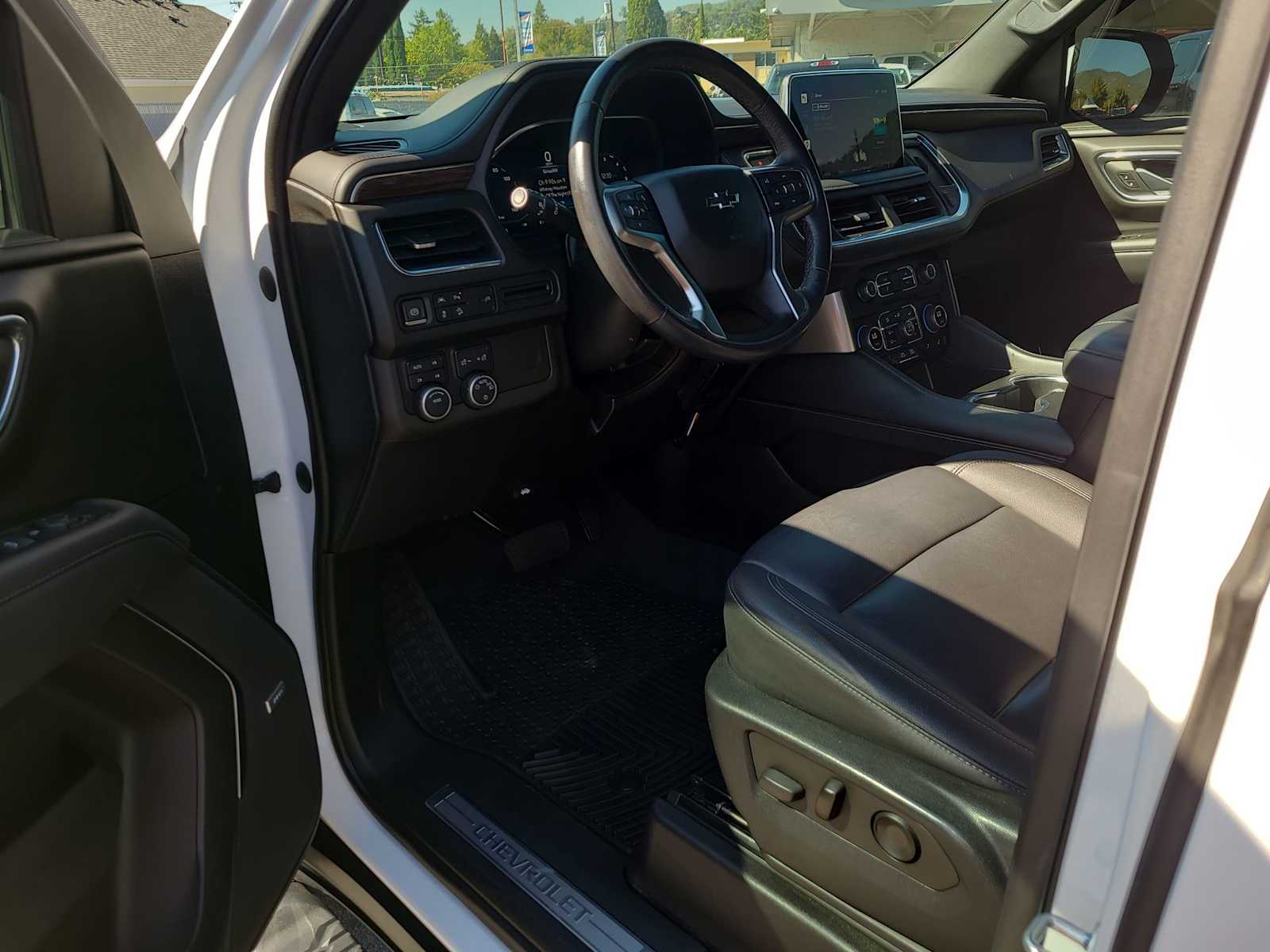 Thumbnail: 2022 Chevrolet Tahoe - 10
