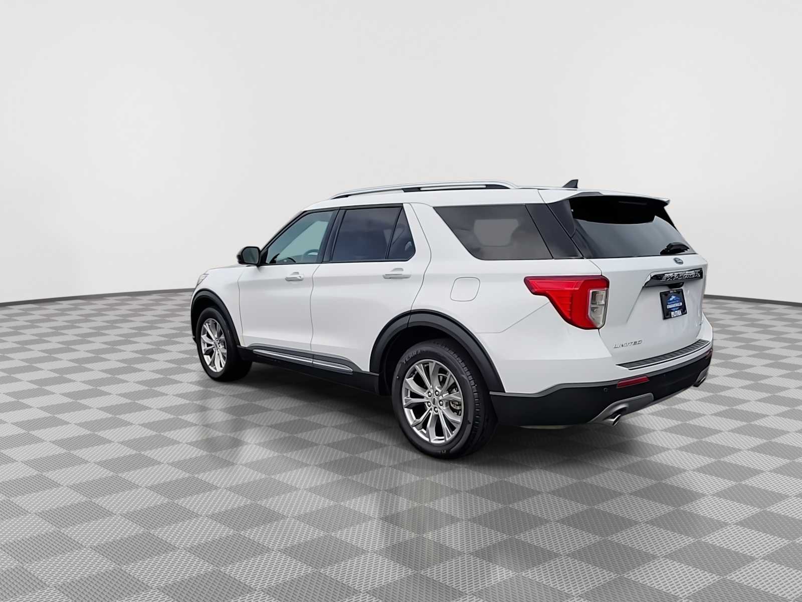 Thumbnail: 2022 Ford Explorer - 6
