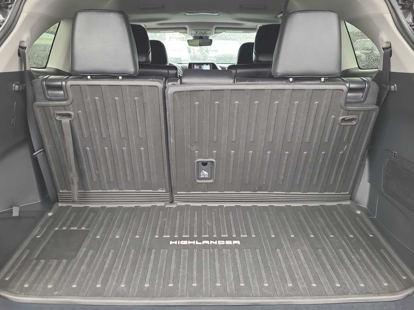 Thumbnail: 2022 Toyota Highlander - 27