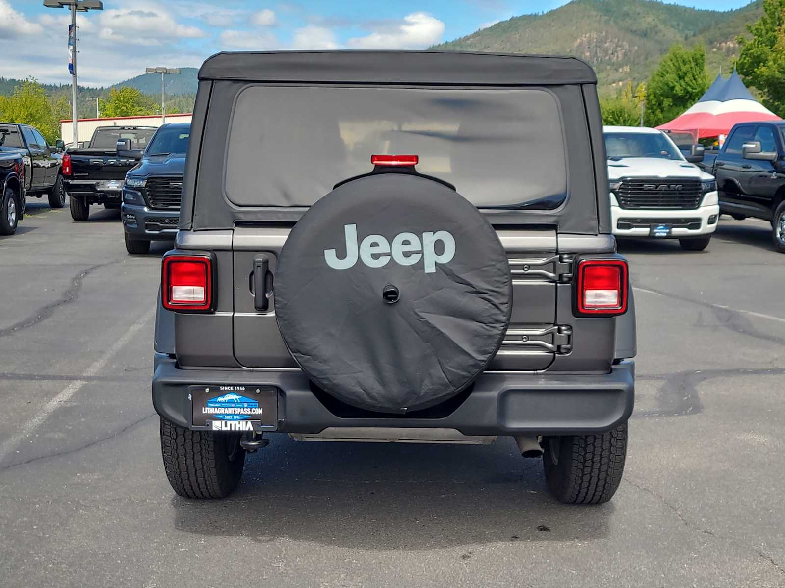 Thumbnail: 2021 Jeep Wrangler - 12