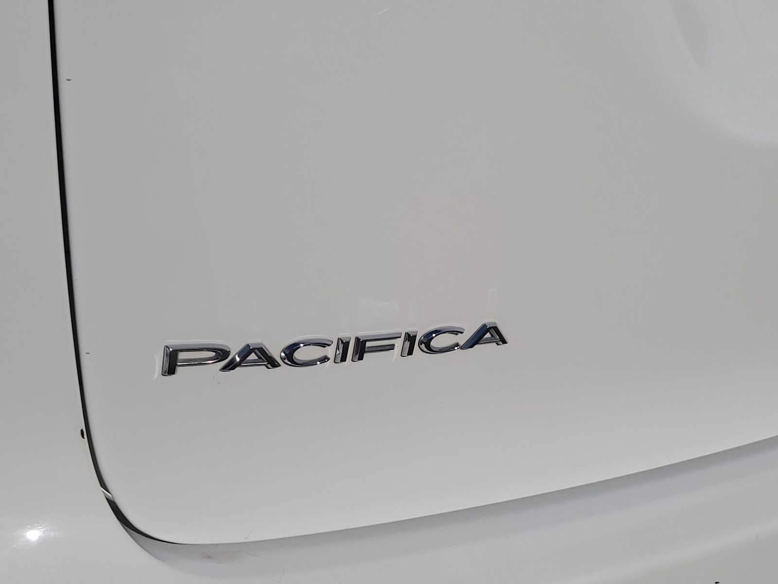 Thumbnail: 2023 Chrysler Pacifica - 15