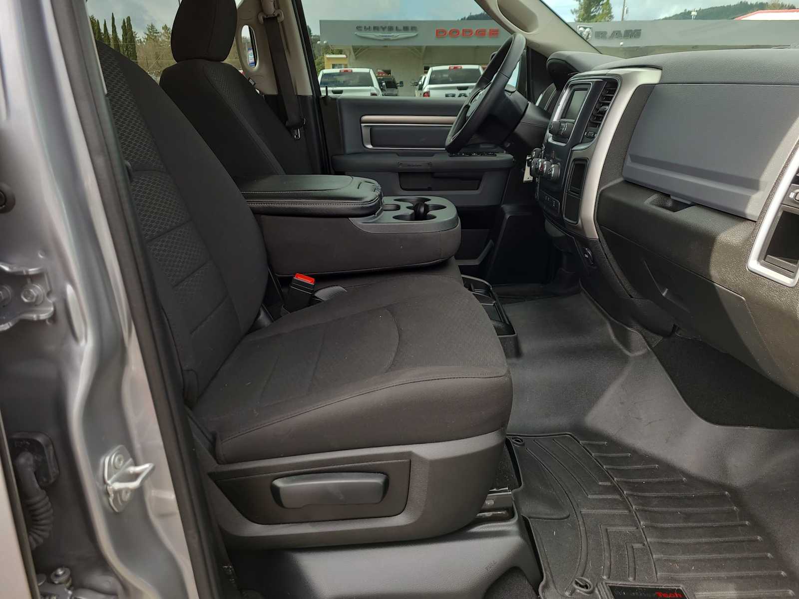 Thumbnail: 2020 RAM 1500 Classic - 22