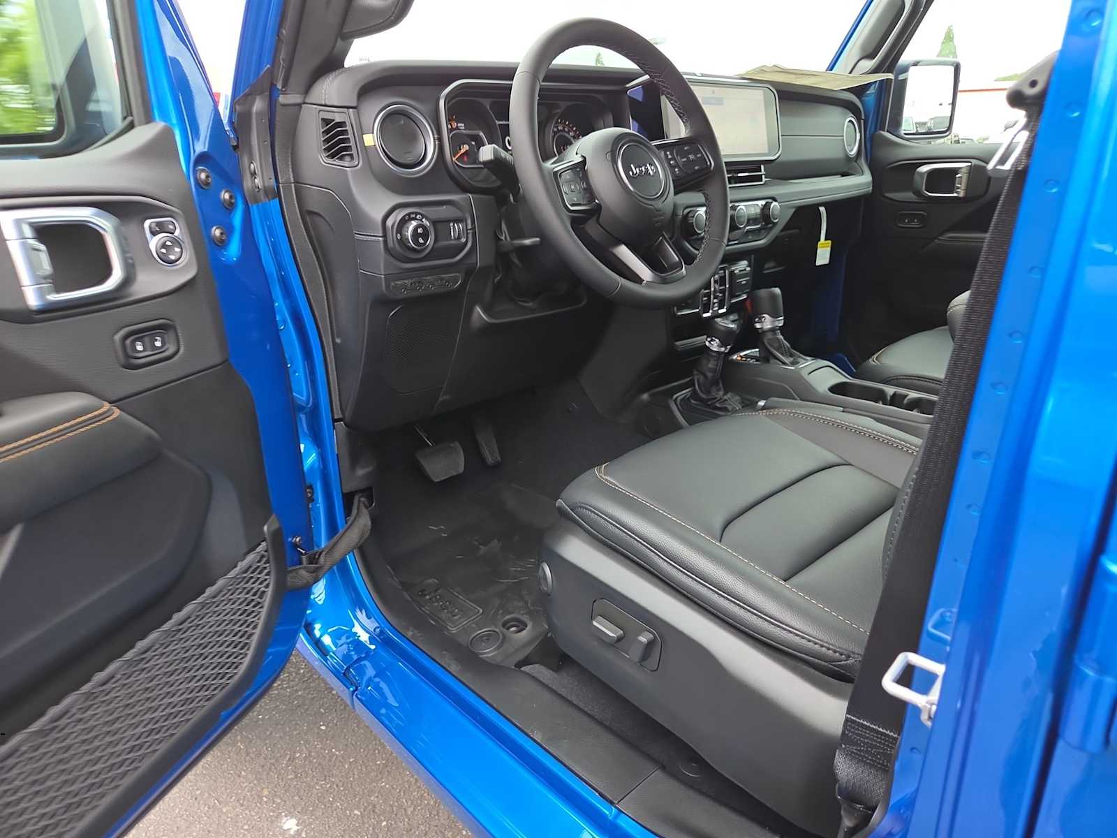 Thumbnail: 2026 Jeep Gladiator - 10