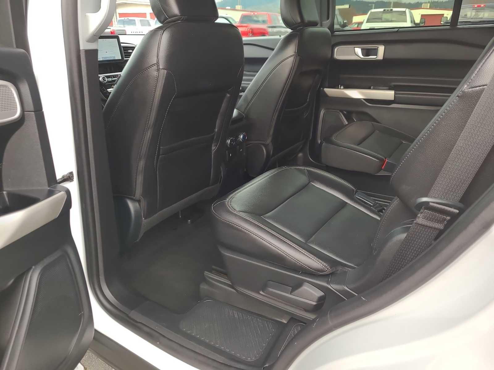 Thumbnail: 2022 Ford Explorer - 20