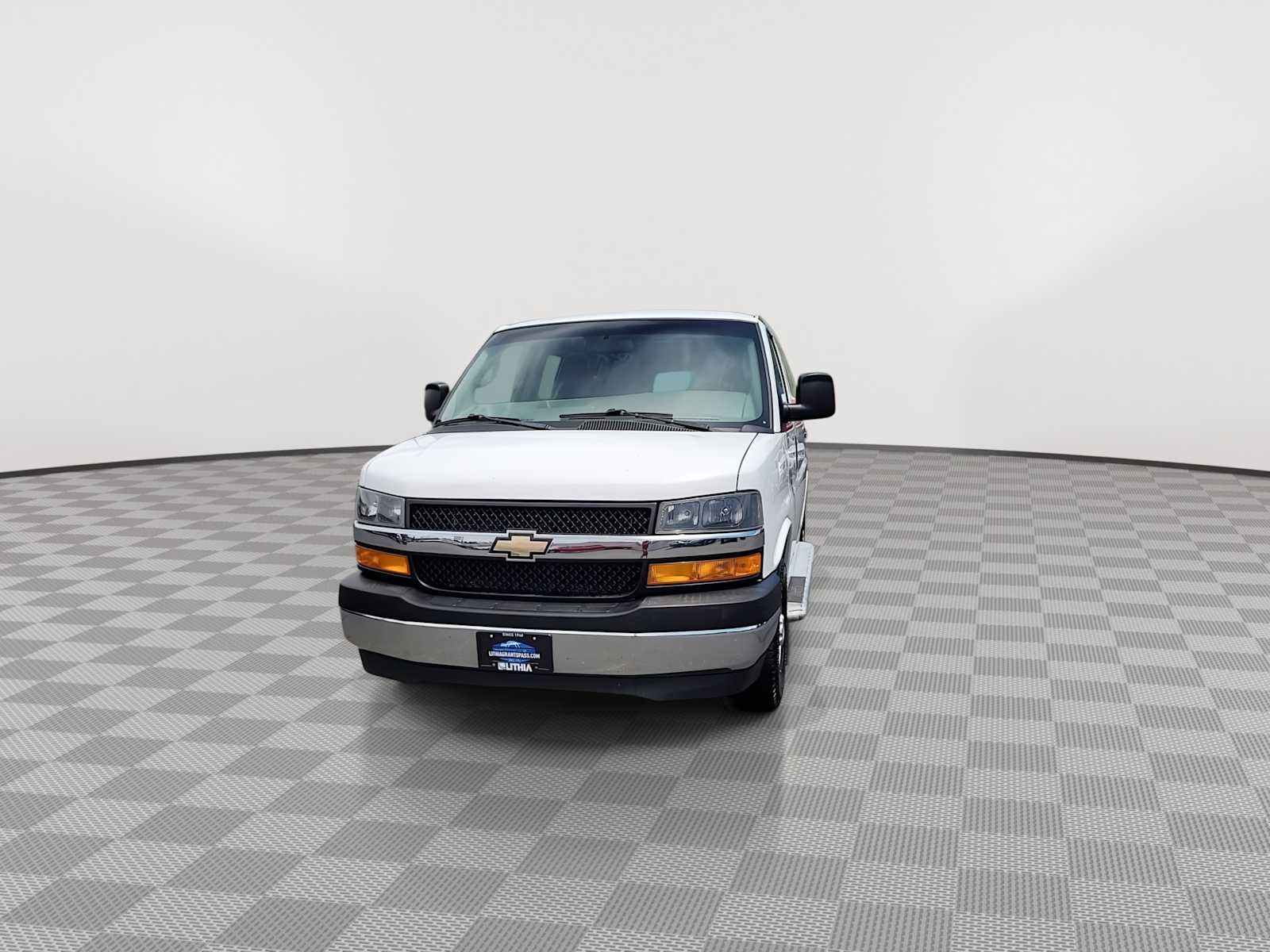Thumbnail: 2018 Chevrolet Express - 3