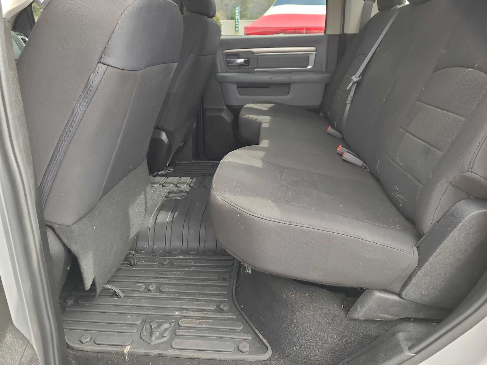 Thumbnail: 2020 RAM 1500 Classic - 21