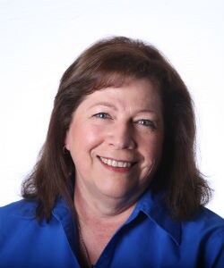 Staff member Liana Coelho from 3e4c48cd4370