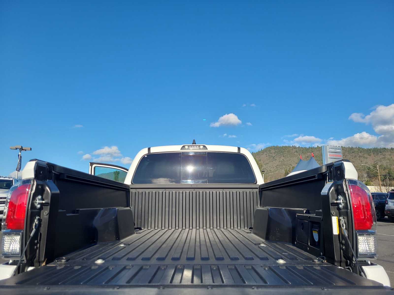 Thumbnail: 2023 Toyota Tacoma - 27