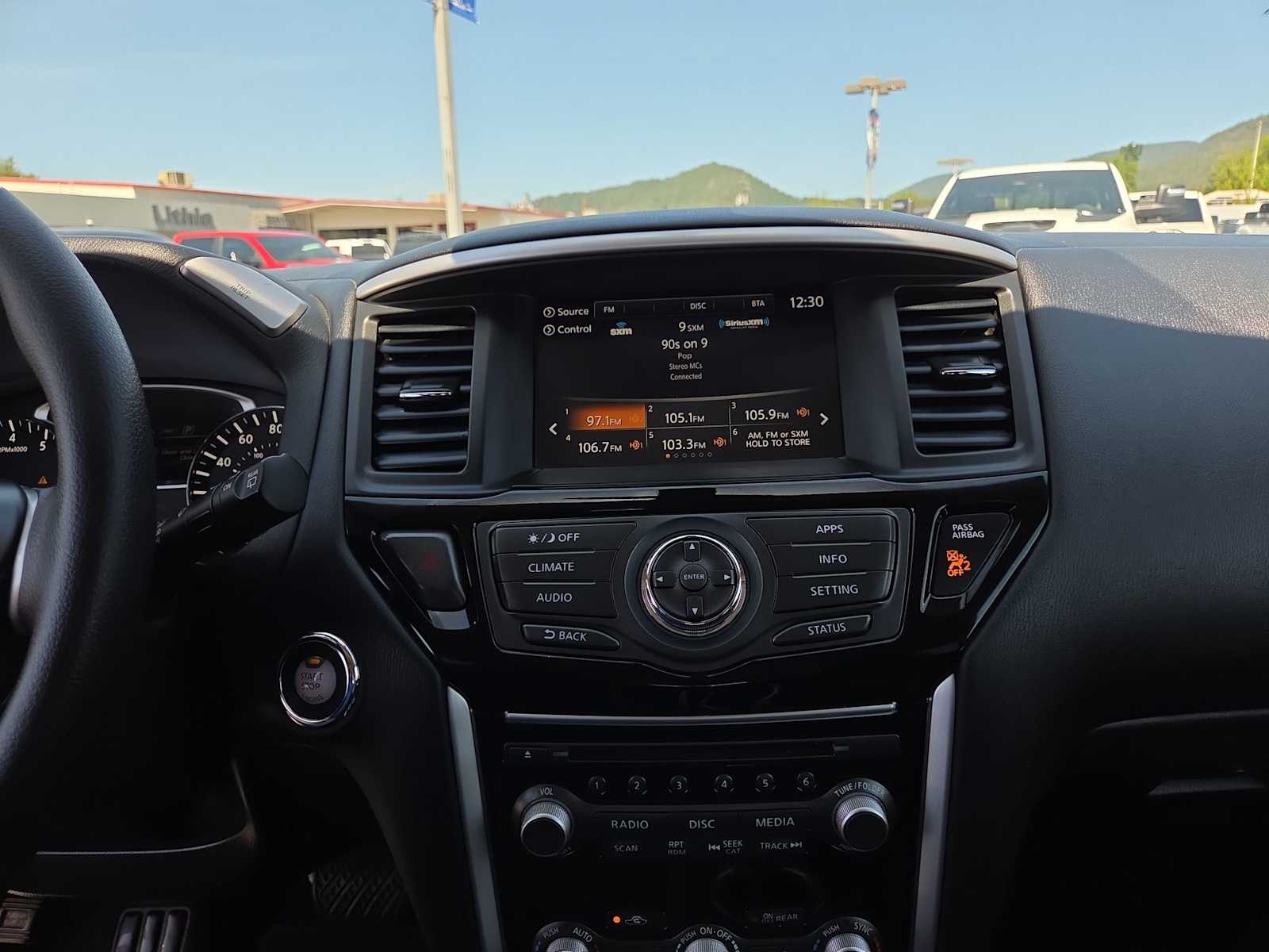 Thumbnail: 2020 Nissan Pathfinder - 24