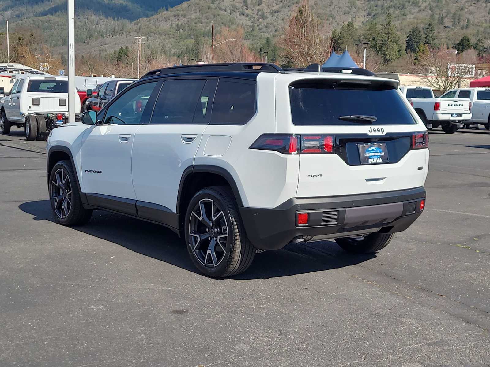 Thumbnail: 2026 Jeep Cherokee - 12