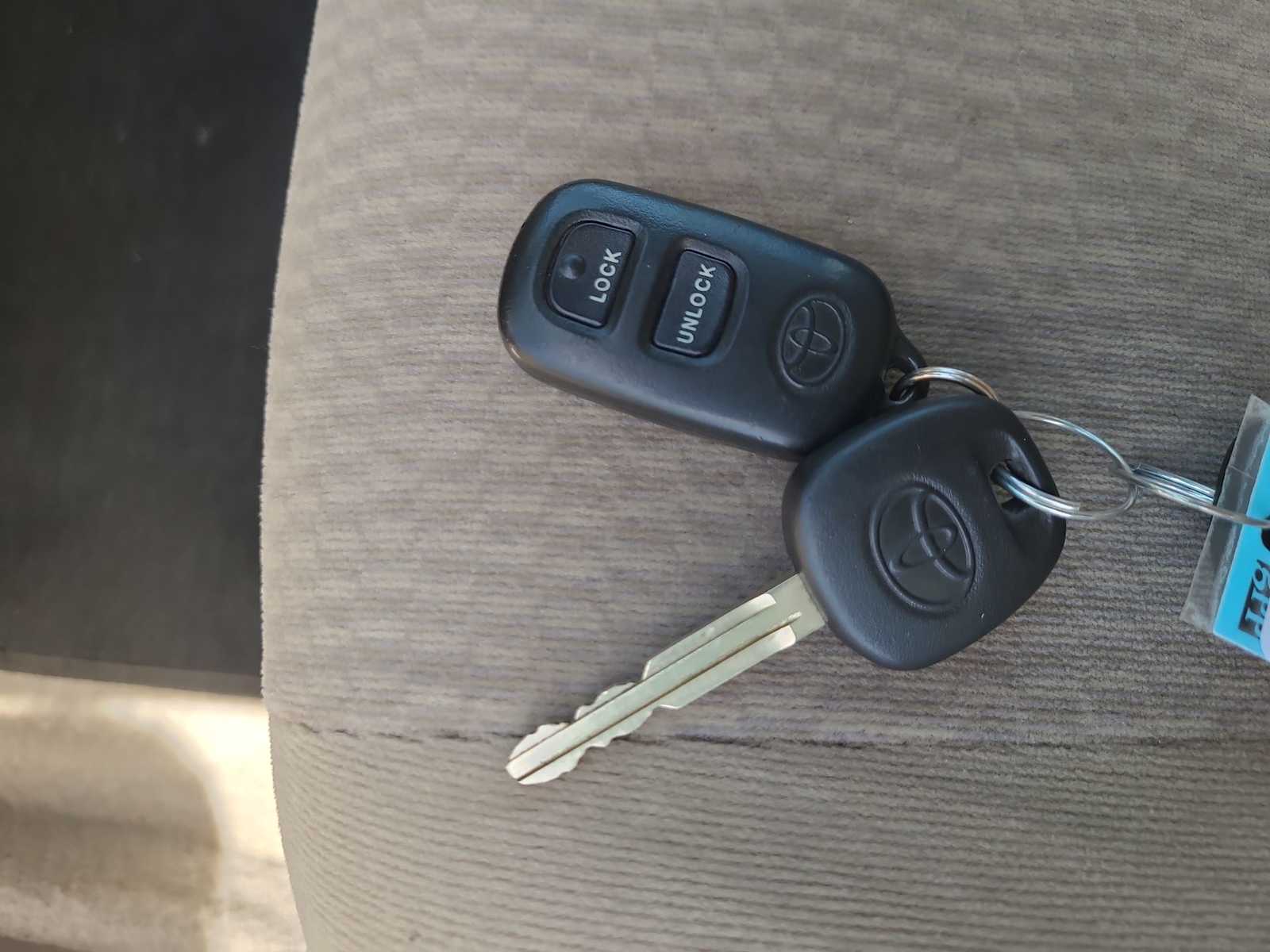 Thumbnail: 2005 Toyota Corolla - 28