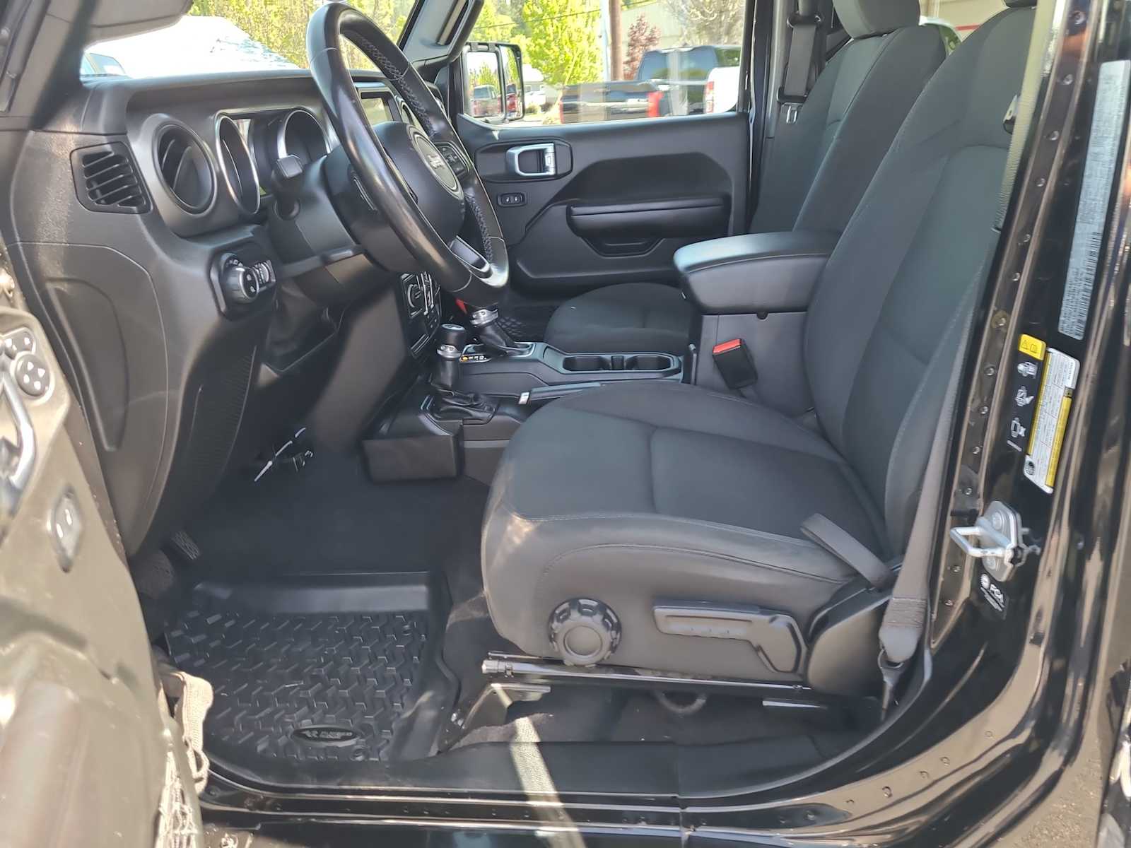 Thumbnail: 2021 Jeep Gladiator - 19