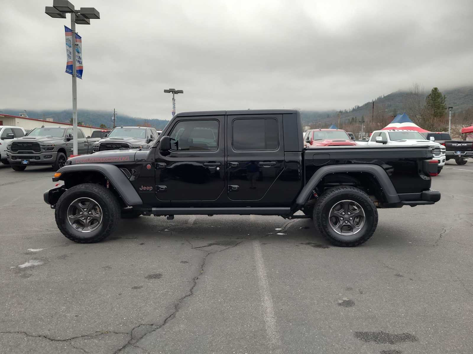 Thumbnail: 2021 Jeep Gladiator - 11