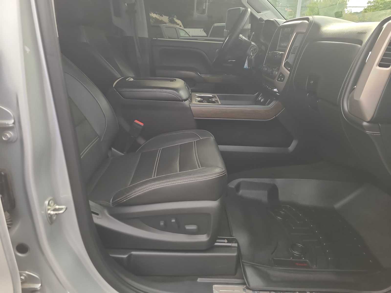 Thumbnail: 2018 GMC Sierra 3500 - 22