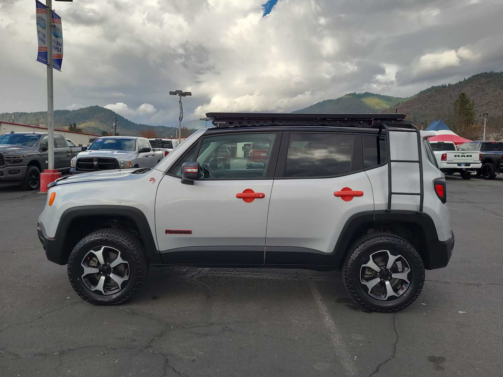 Thumbnail: 2020 Jeep Renegade - 11