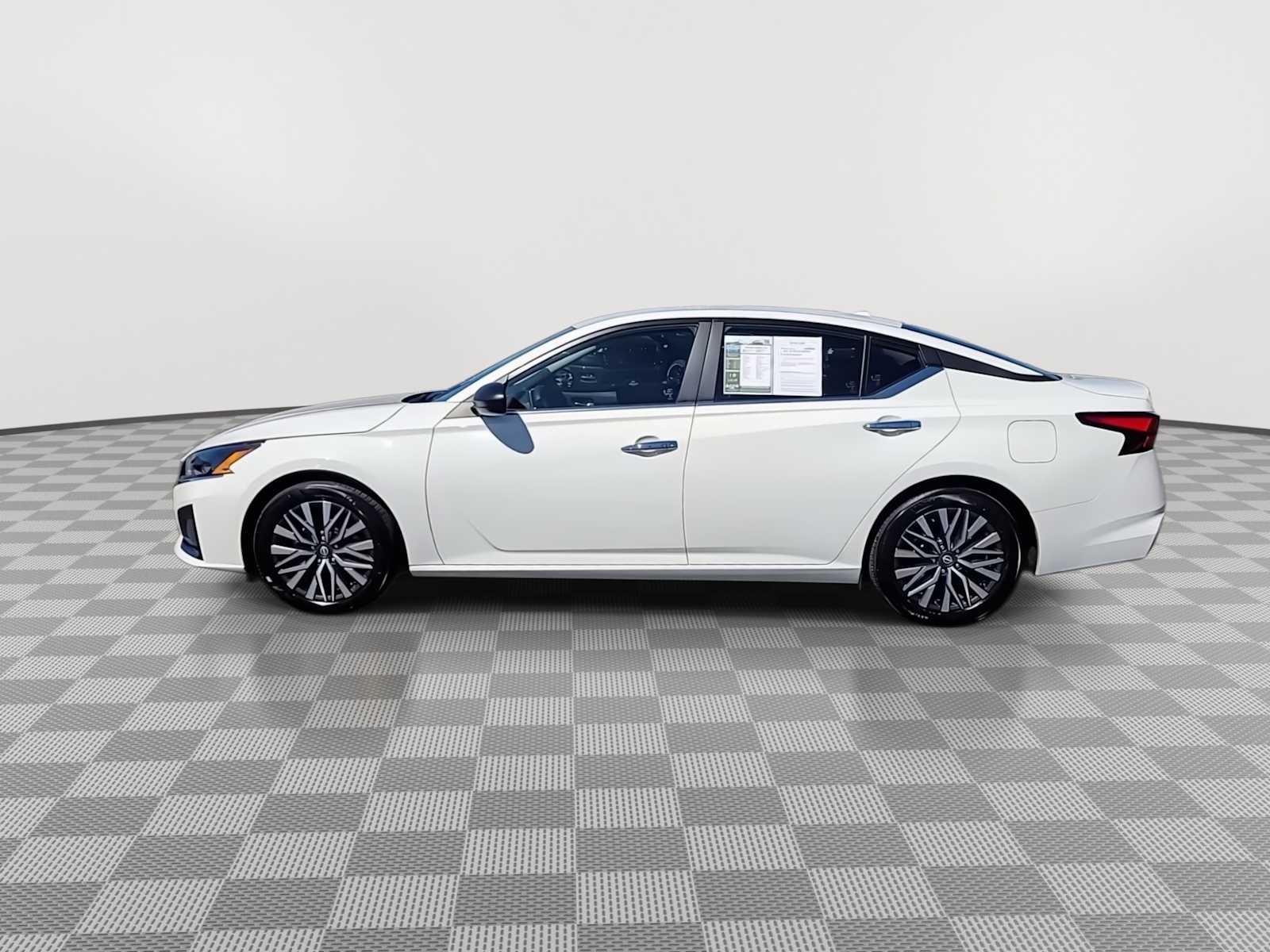 Thumbnail: 2025 Nissan Altima - 5