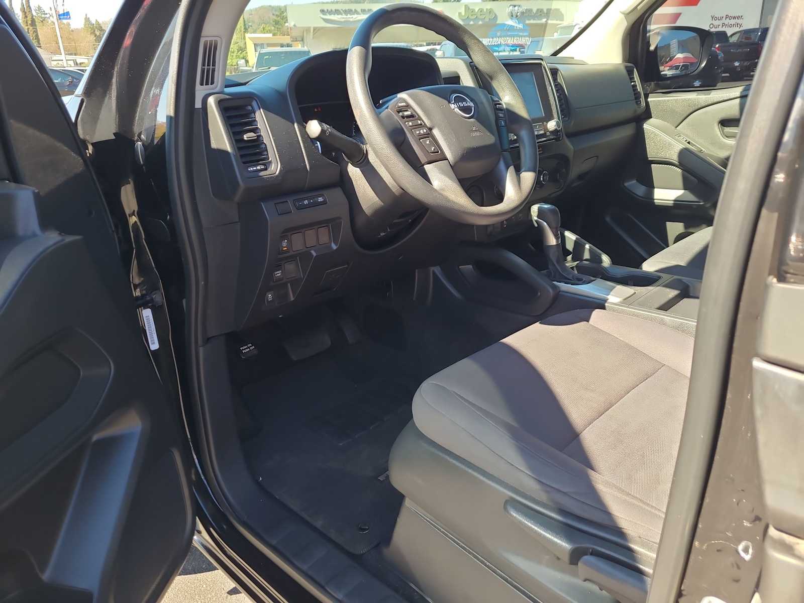 Thumbnail: 2022 Nissan Frontier - 10