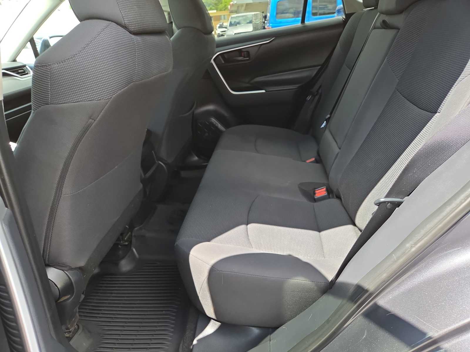 Thumbnail: 2019 Toyota RAV4 - 21