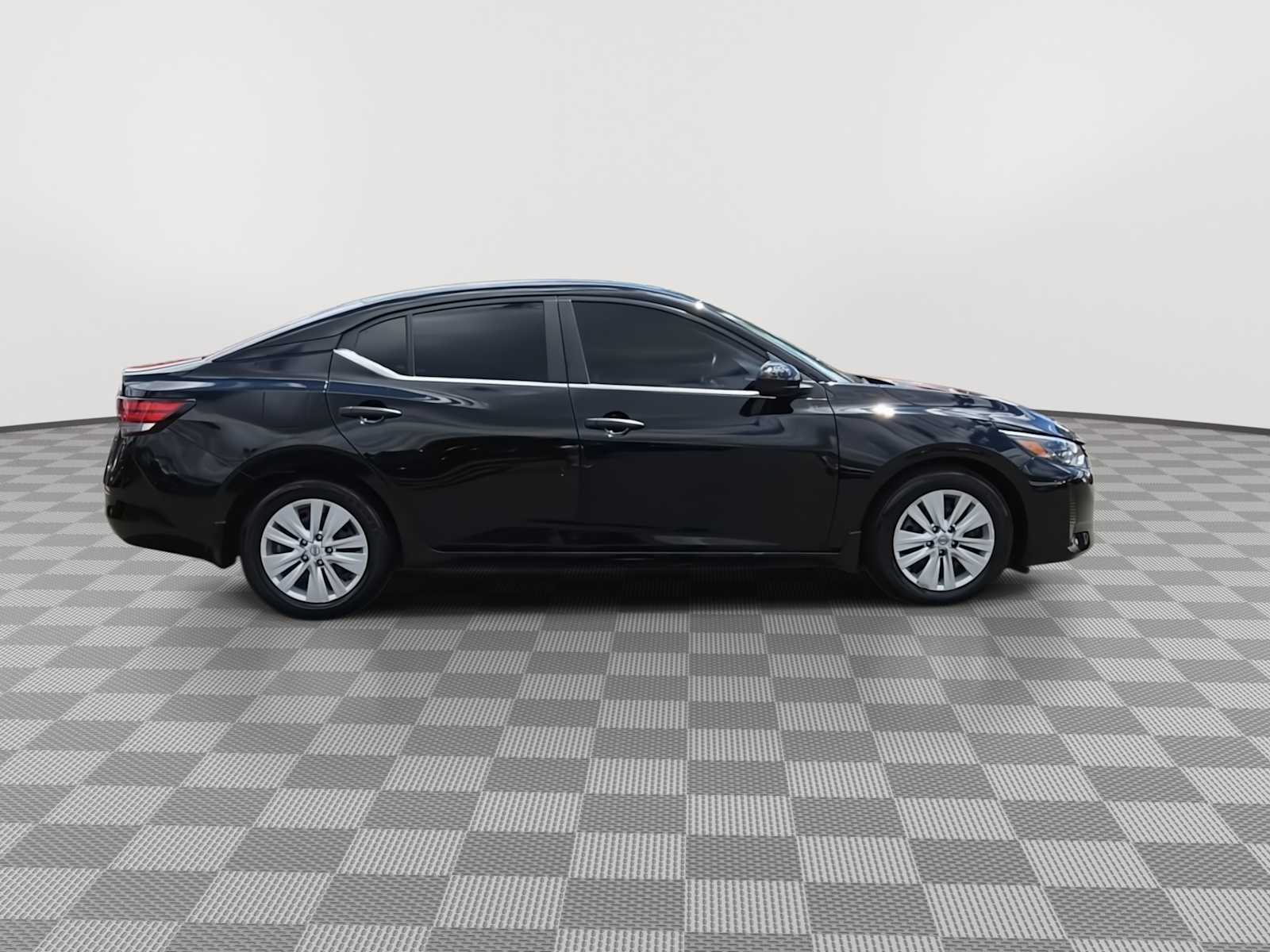 Thumbnail: 2024 Nissan Sentra - 9