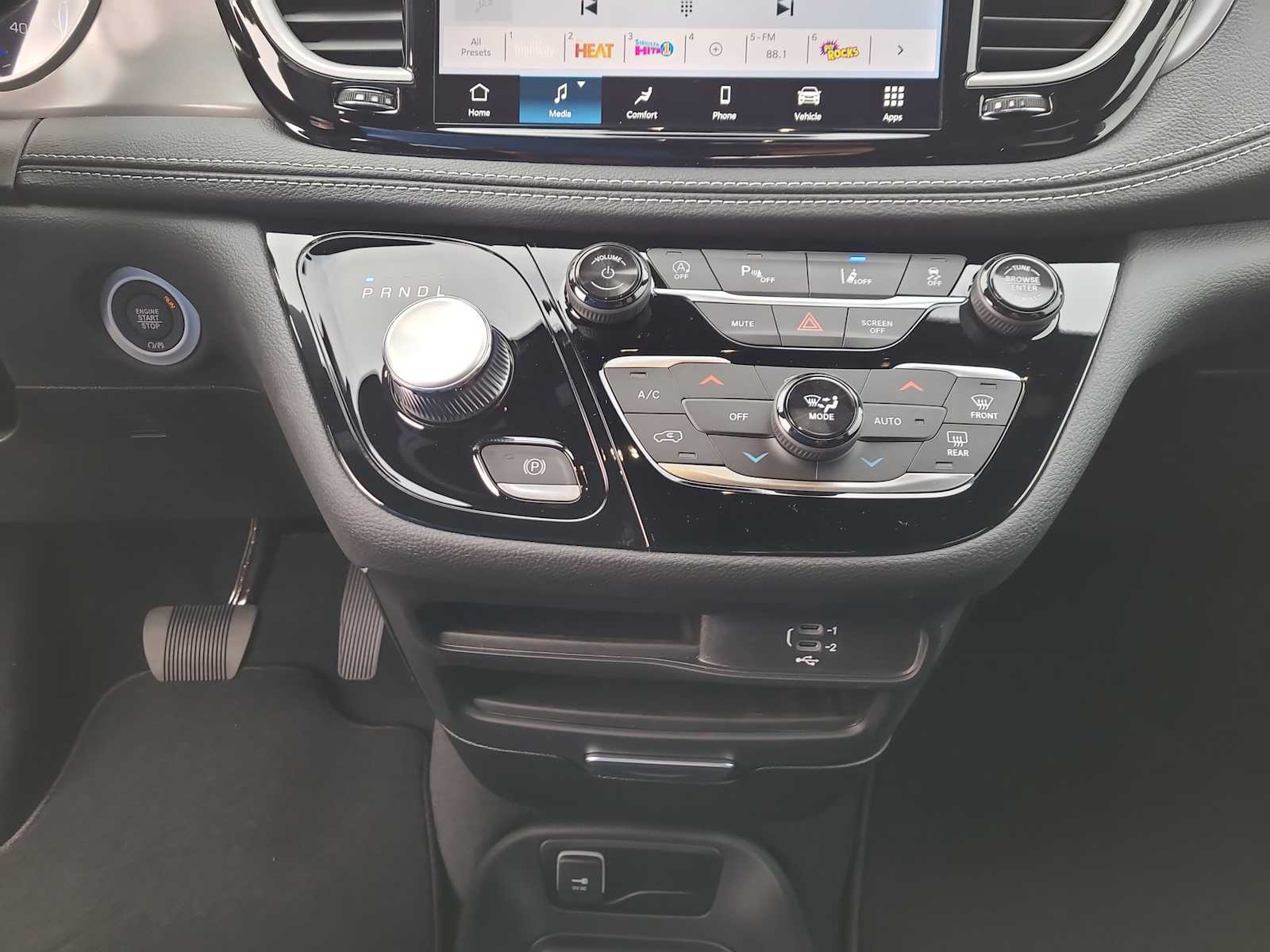 Thumbnail: 2026 Chrysler Pacifica - 25