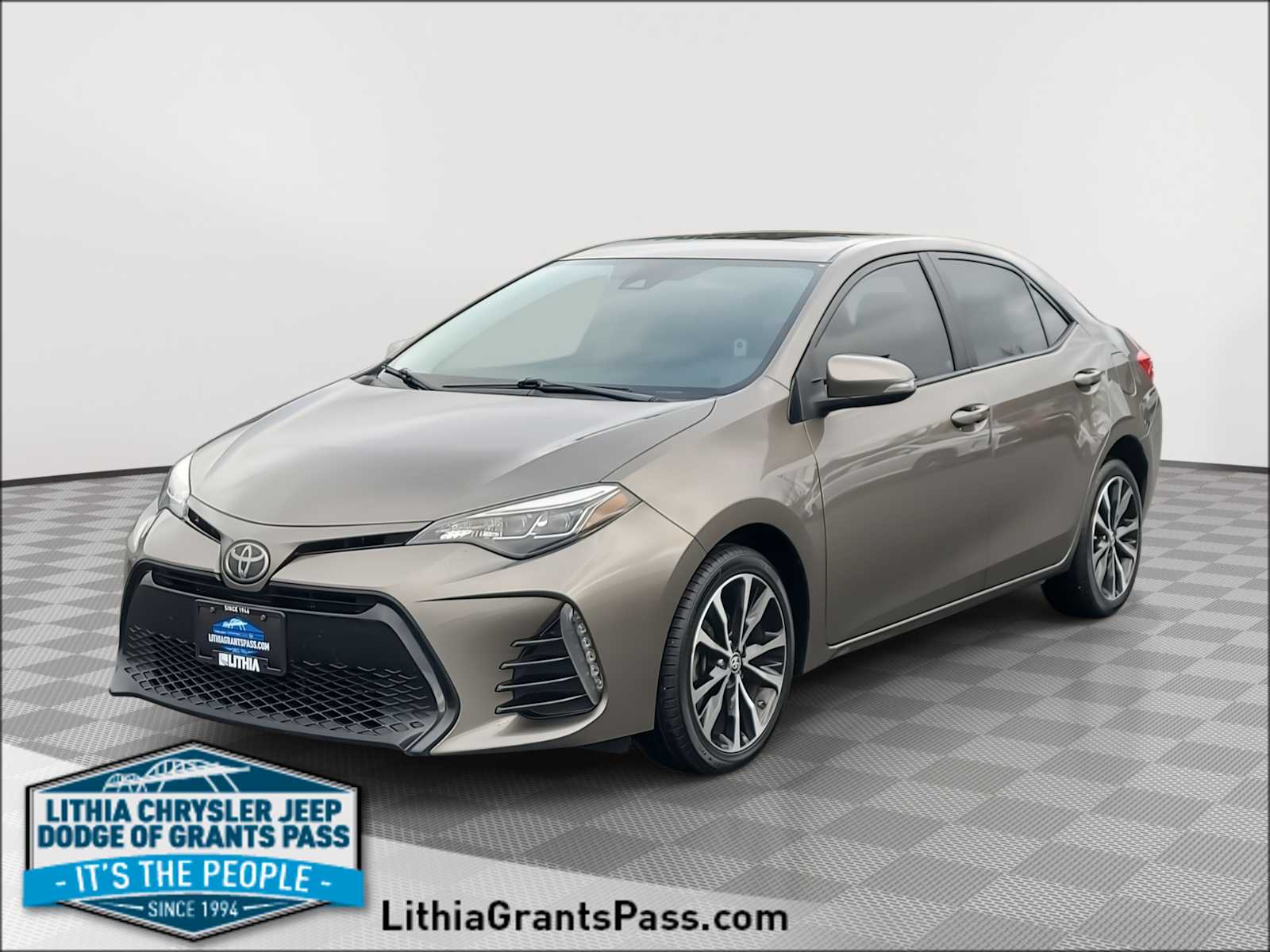 2017 Toyota Corolla SE's photo