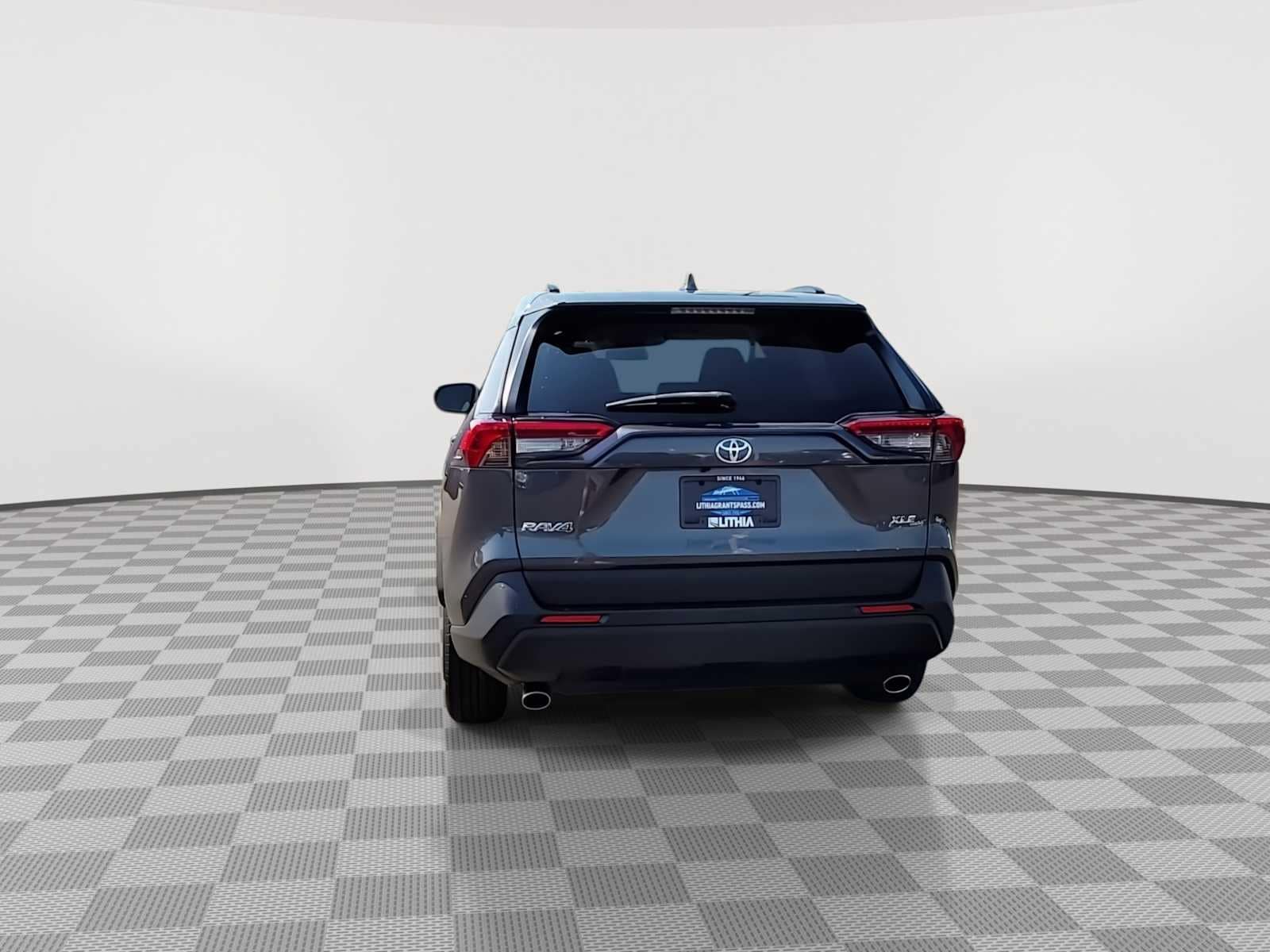Thumbnail: 2021 Toyota RAV4 - 7