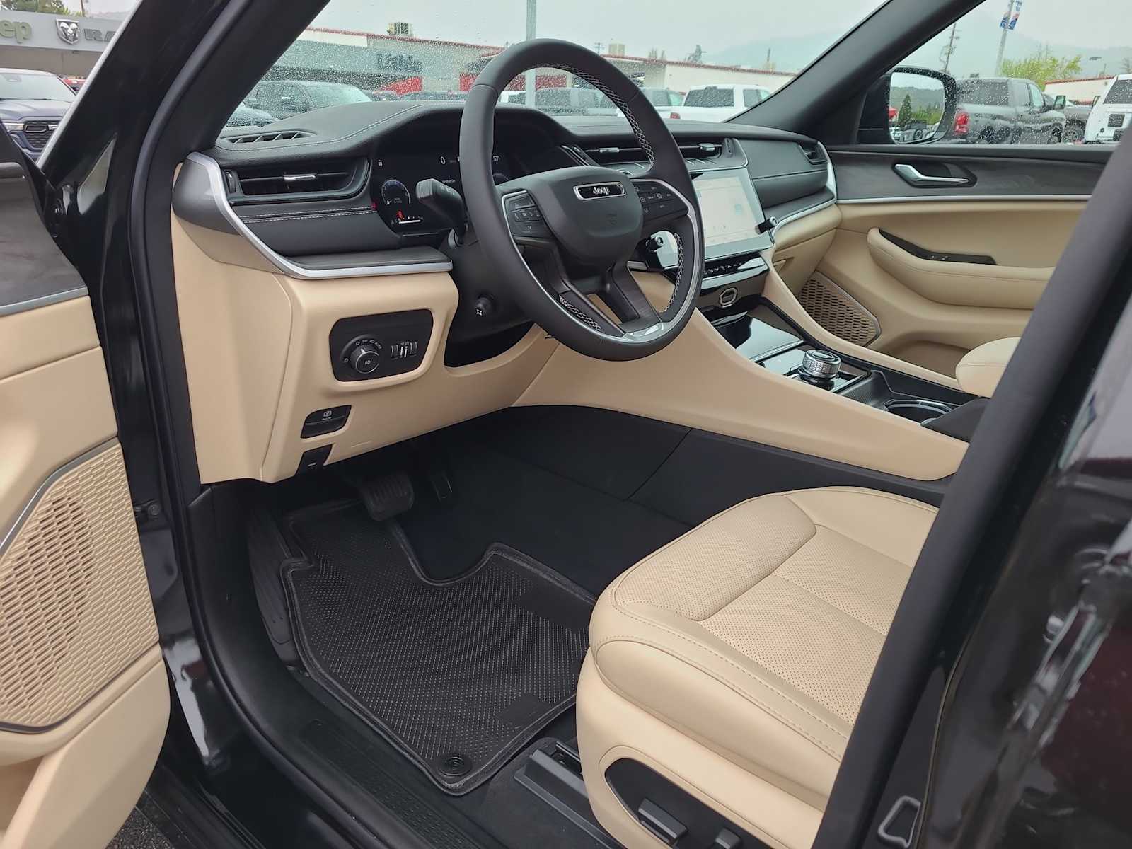 Thumbnail: 2026 Jeep Grand Cherokee - 10