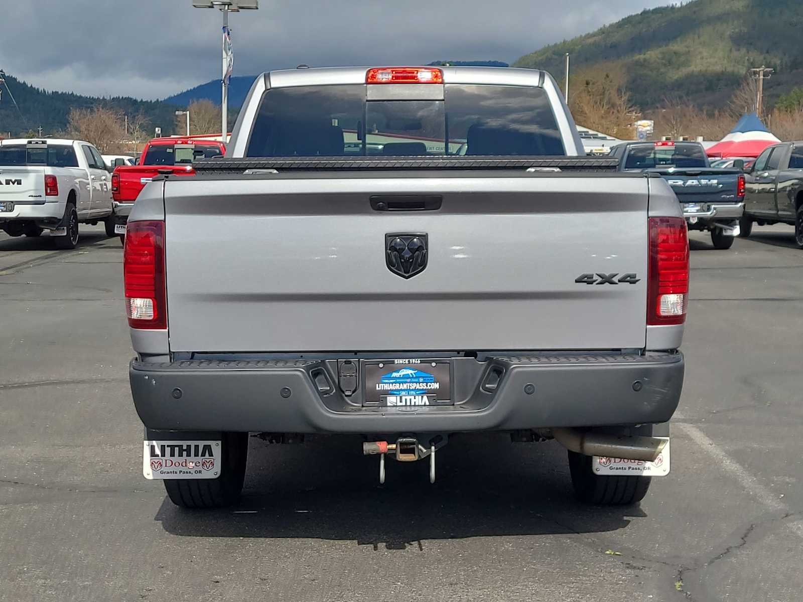 Thumbnail: 2020 RAM 1500 Classic - 13