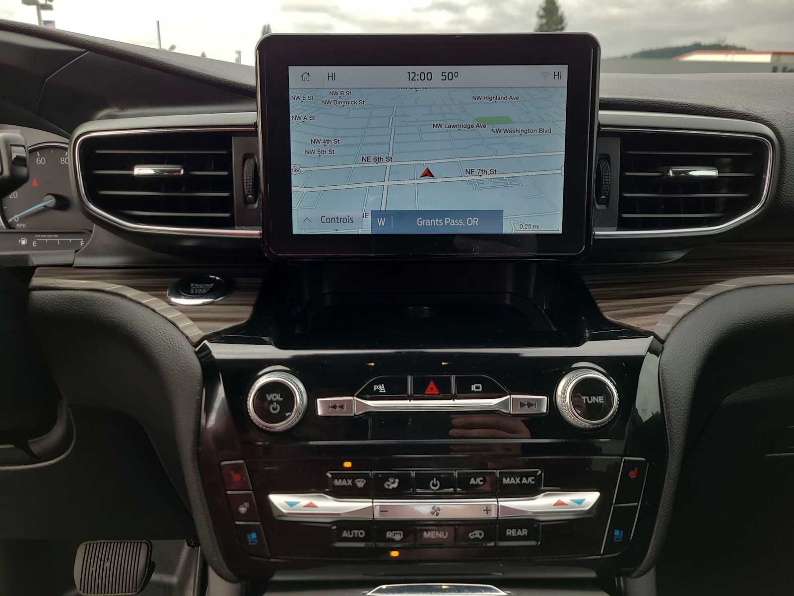 Thumbnail: 2022 Ford Explorer - 24