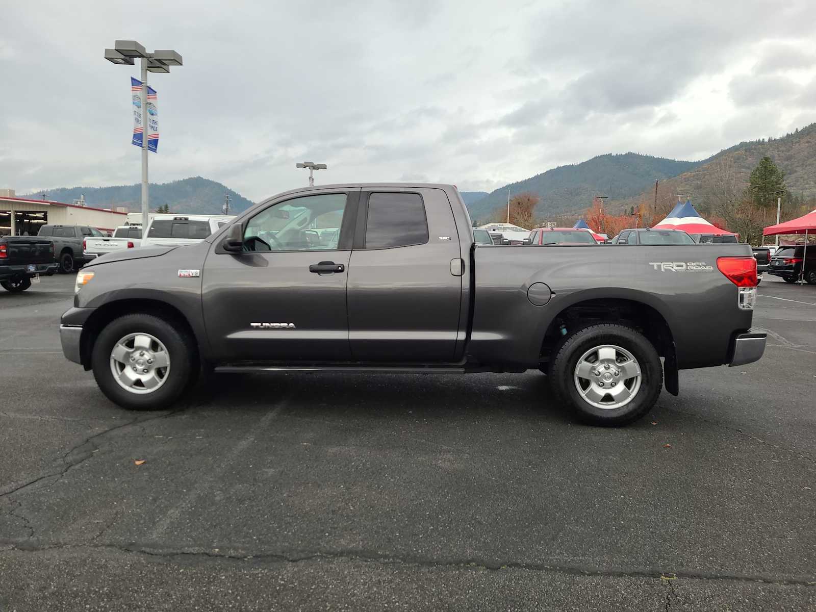 Thumbnail: 2011 Toyota Tundra - 11