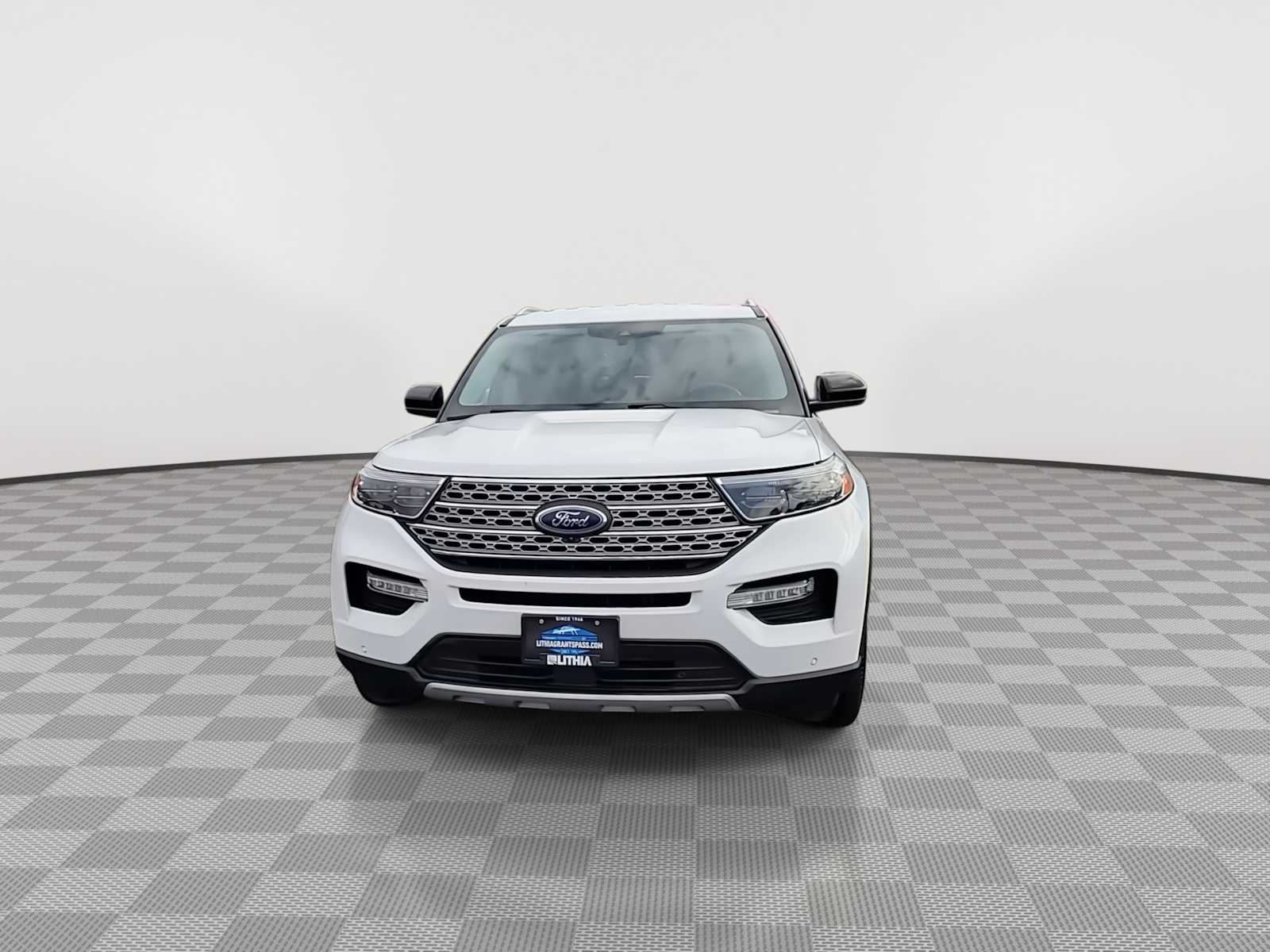 Thumbnail: 2022 Ford Explorer - 3