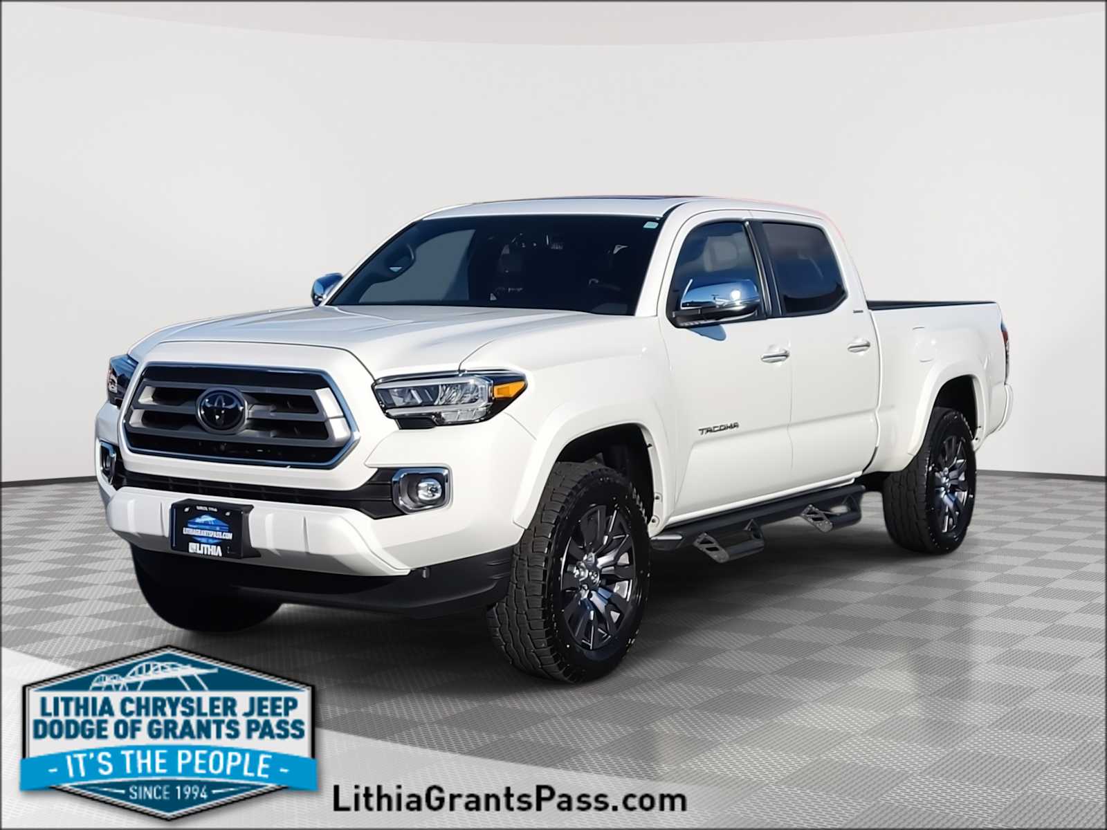 2023 Toyota Tacoma Limited's photo