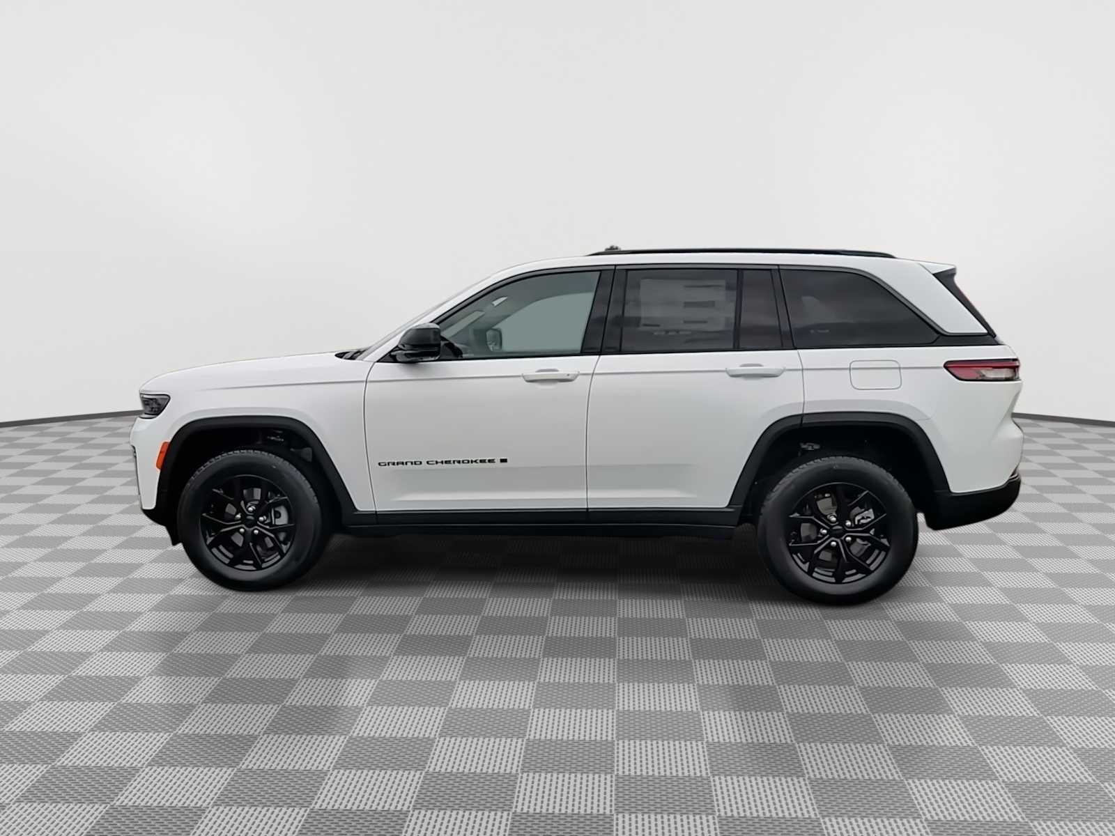 Thumbnail: 2026 Jeep Grand Cherokee - 5