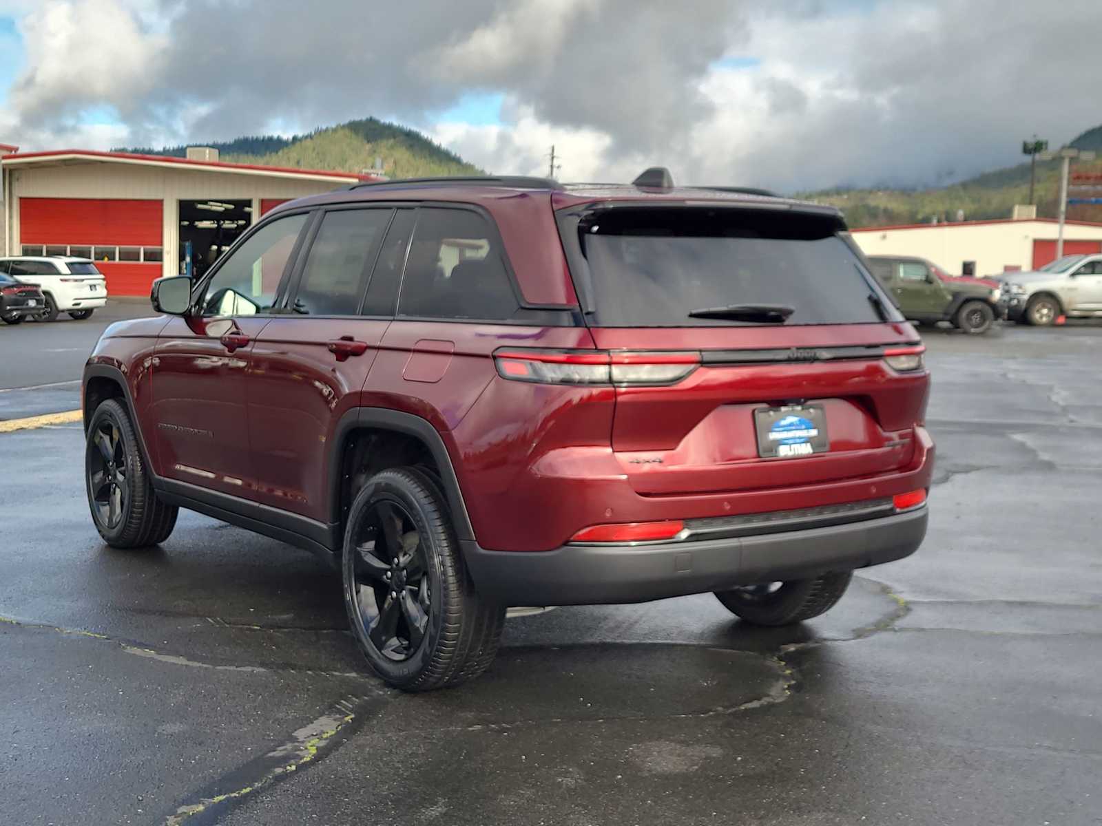 Thumbnail: 2025 Jeep Grand Cherokee - 12