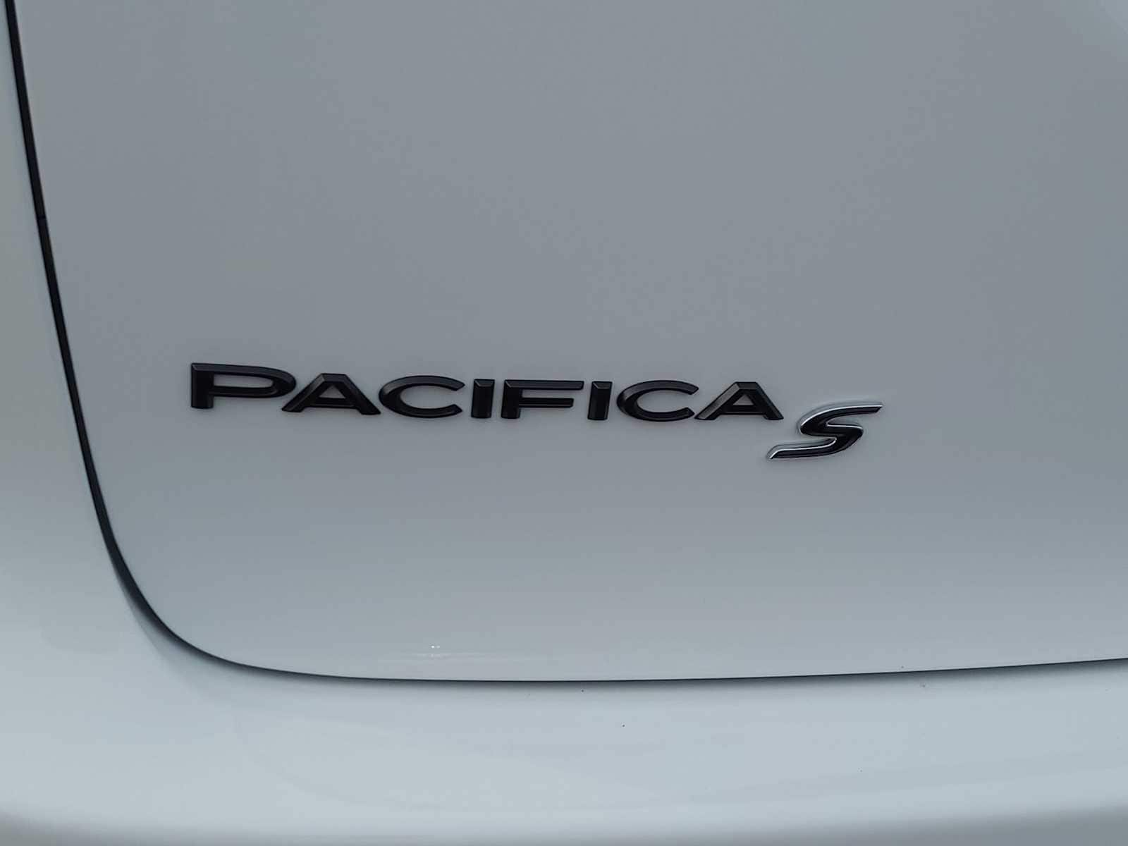 Thumbnail: 2026 Chrysler Pacifica - 15